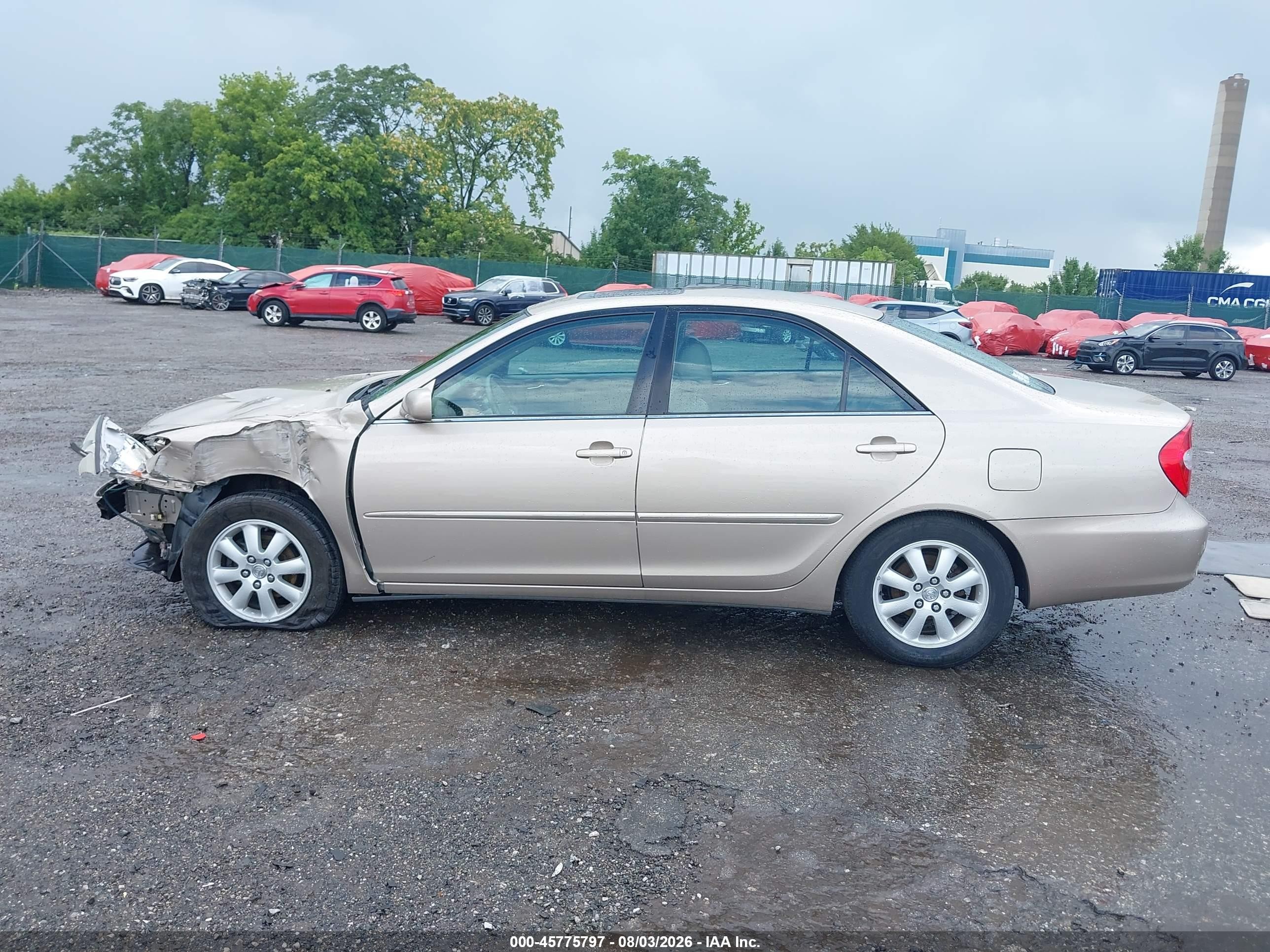 2004 Toyota Camry Xle Gold vin: 4T1BE30K34U800461
