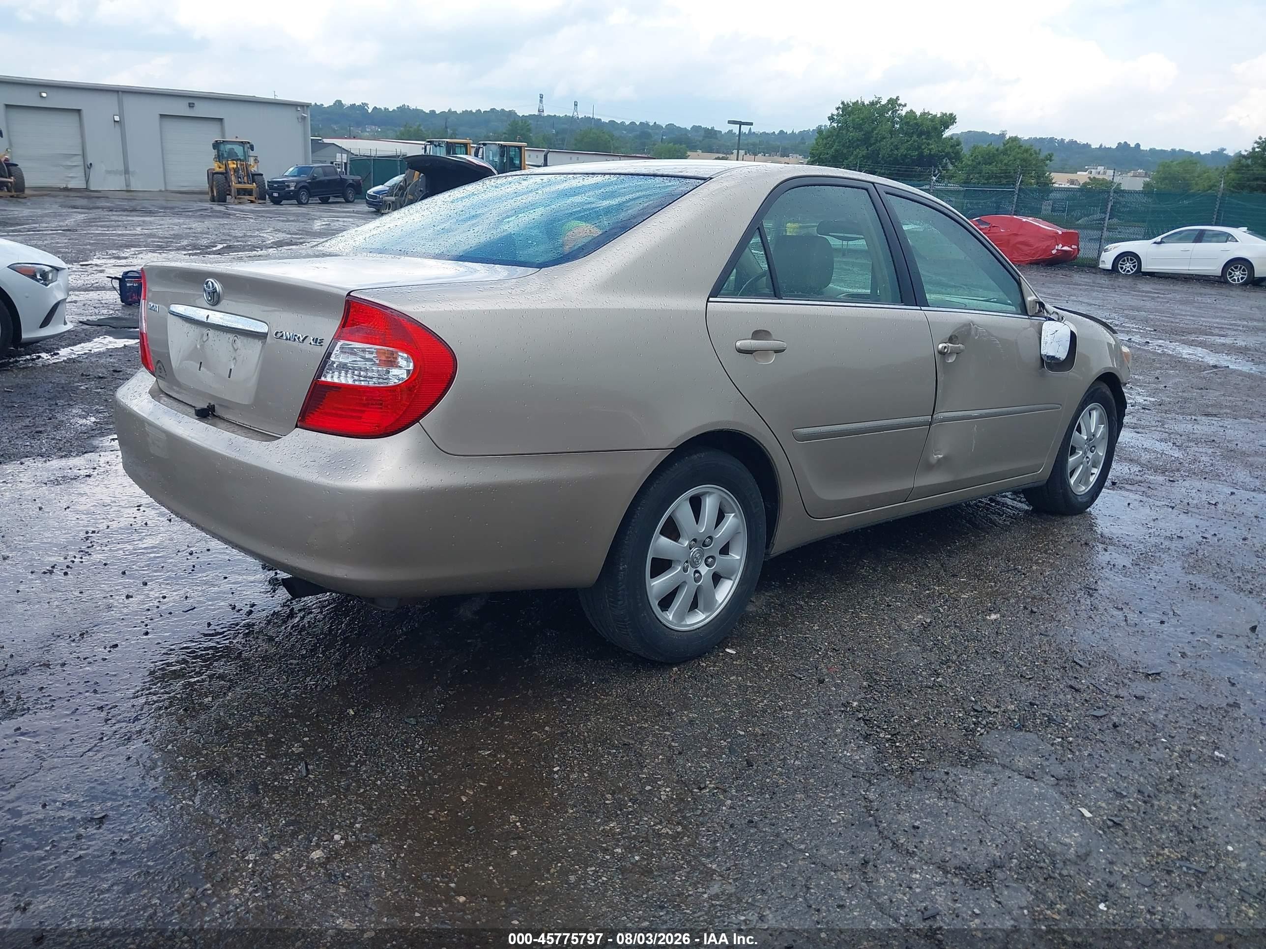 2004 Toyota Camry Xle Gold vin: 4T1BE30K34U800461