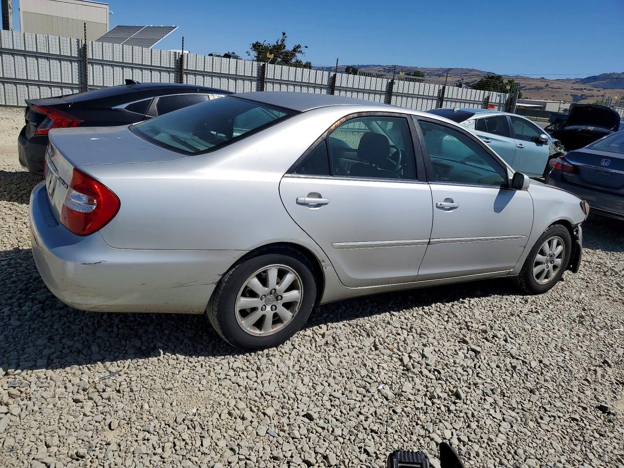 2004 Toyota Camry Xle Silver vin: 4T1BE30K34U906800