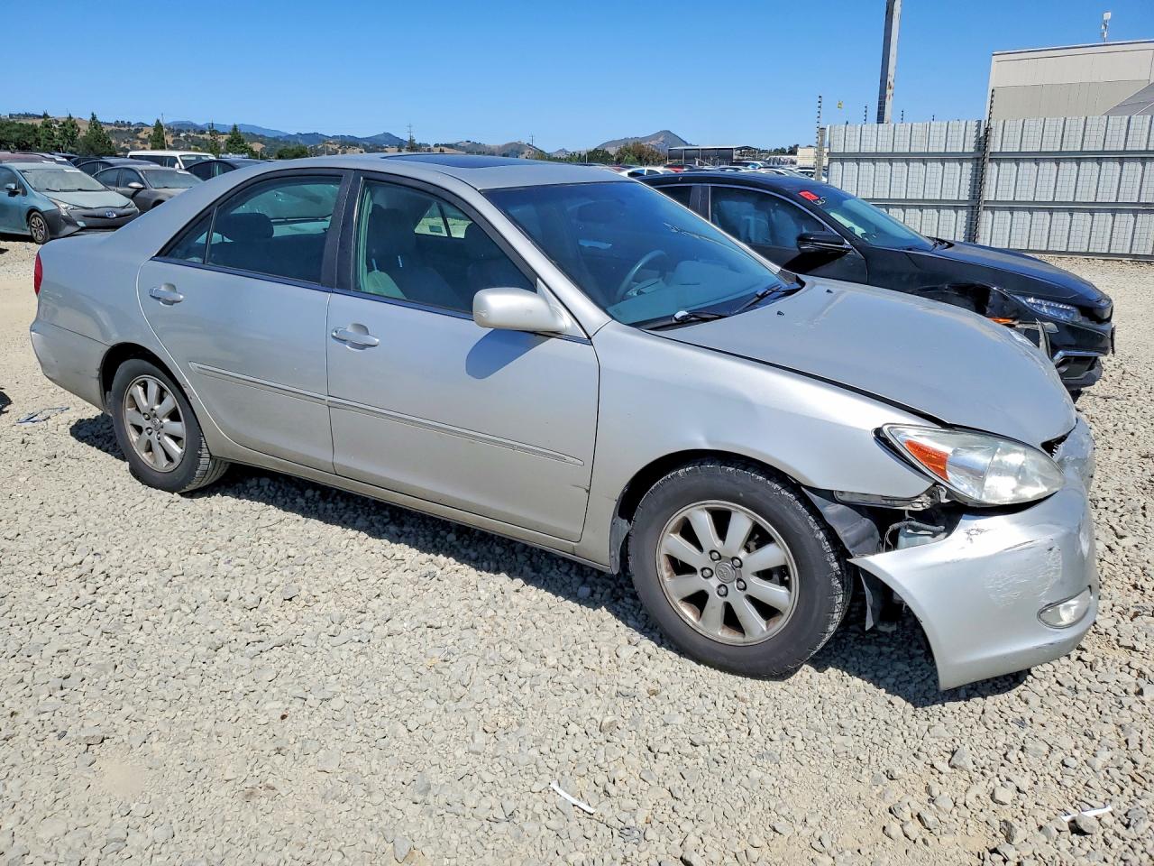 2004 Toyota Camry Xle Silver vin: 4T1BE30K34U906800