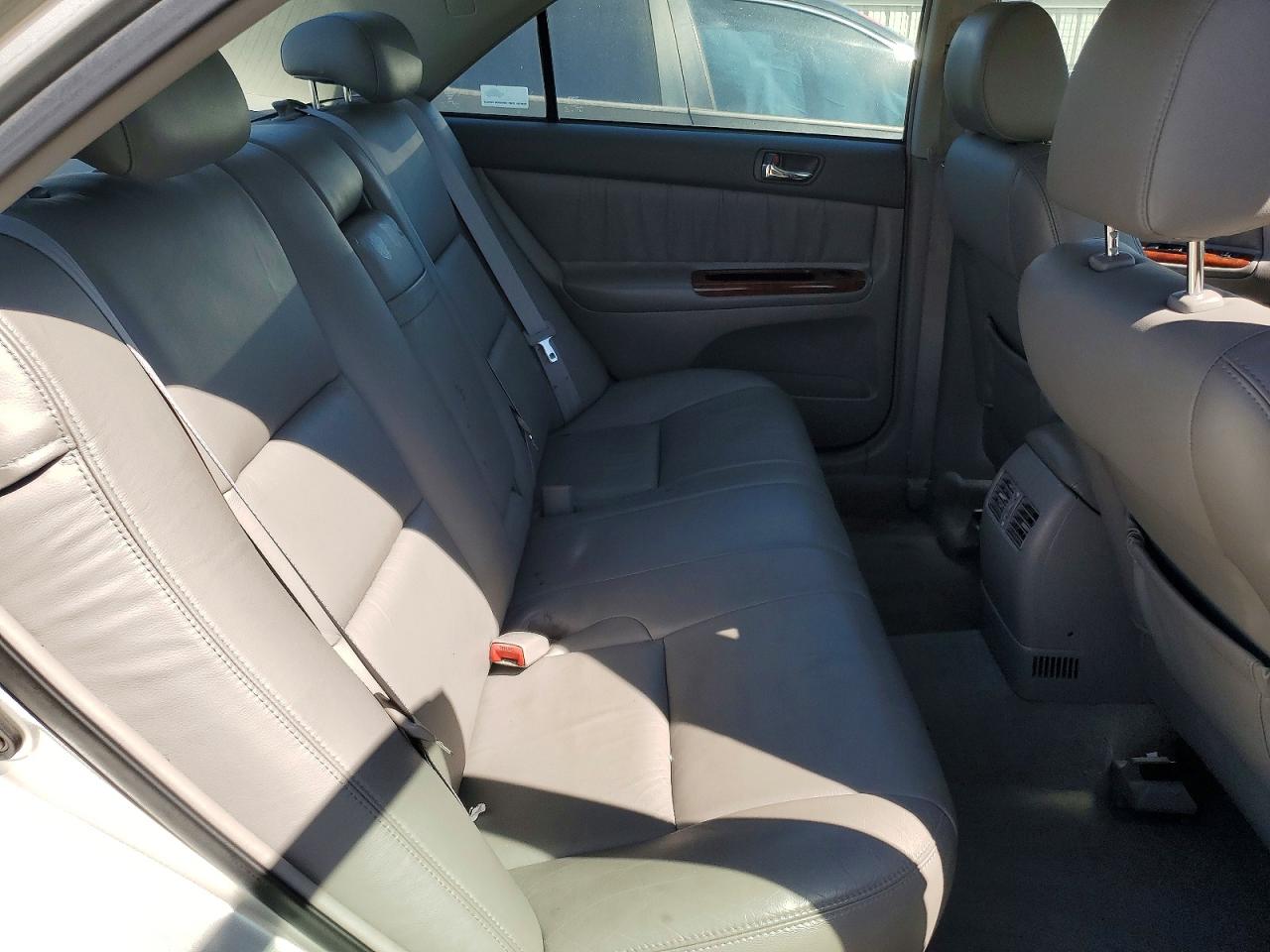 2004 Toyota Camry Xle Silver vin: 4T1BE30K34U906800