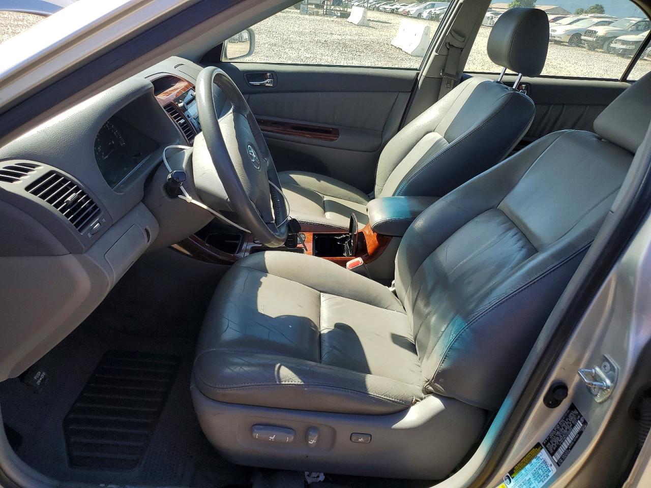 2004 Toyota Camry Xle Silver vin: 4T1BE30K34U906800