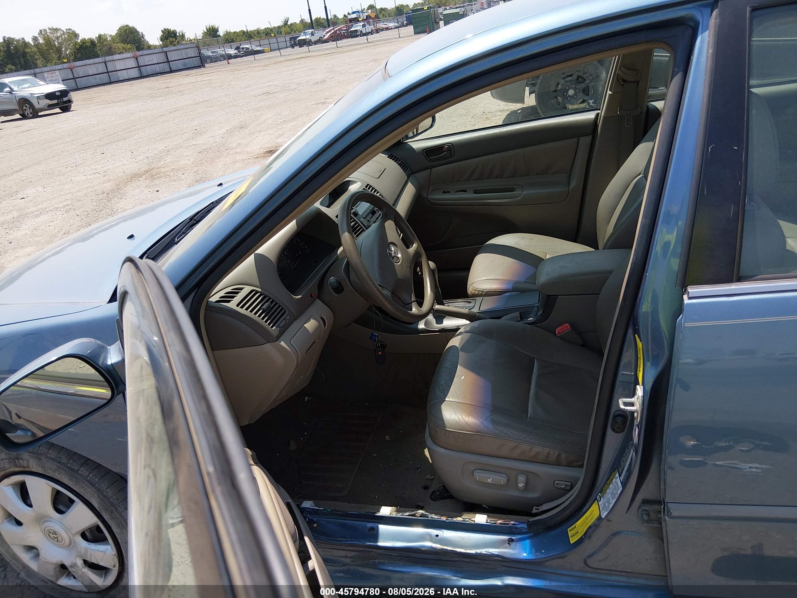 2004 Toyota Camry Le Blue vin: 4T1BE30K34U912984
