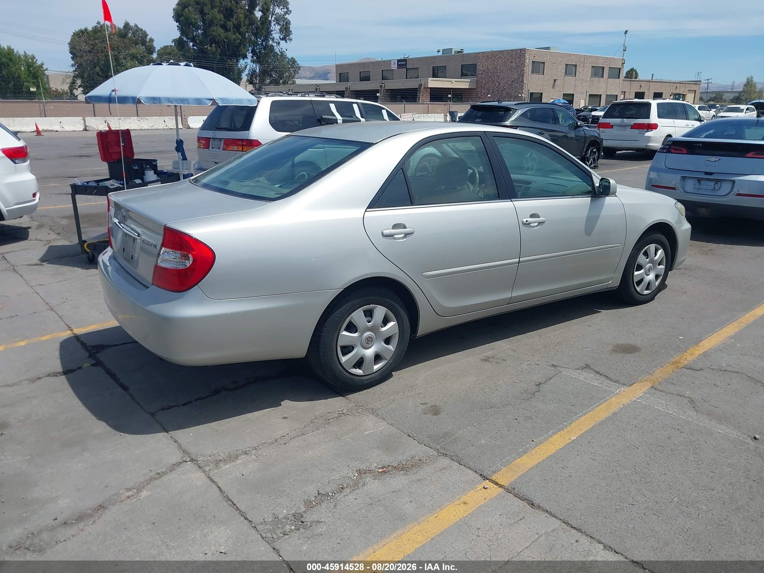 2004 Toyota Camry Le Gray vin: 4T1BE30K34U923435