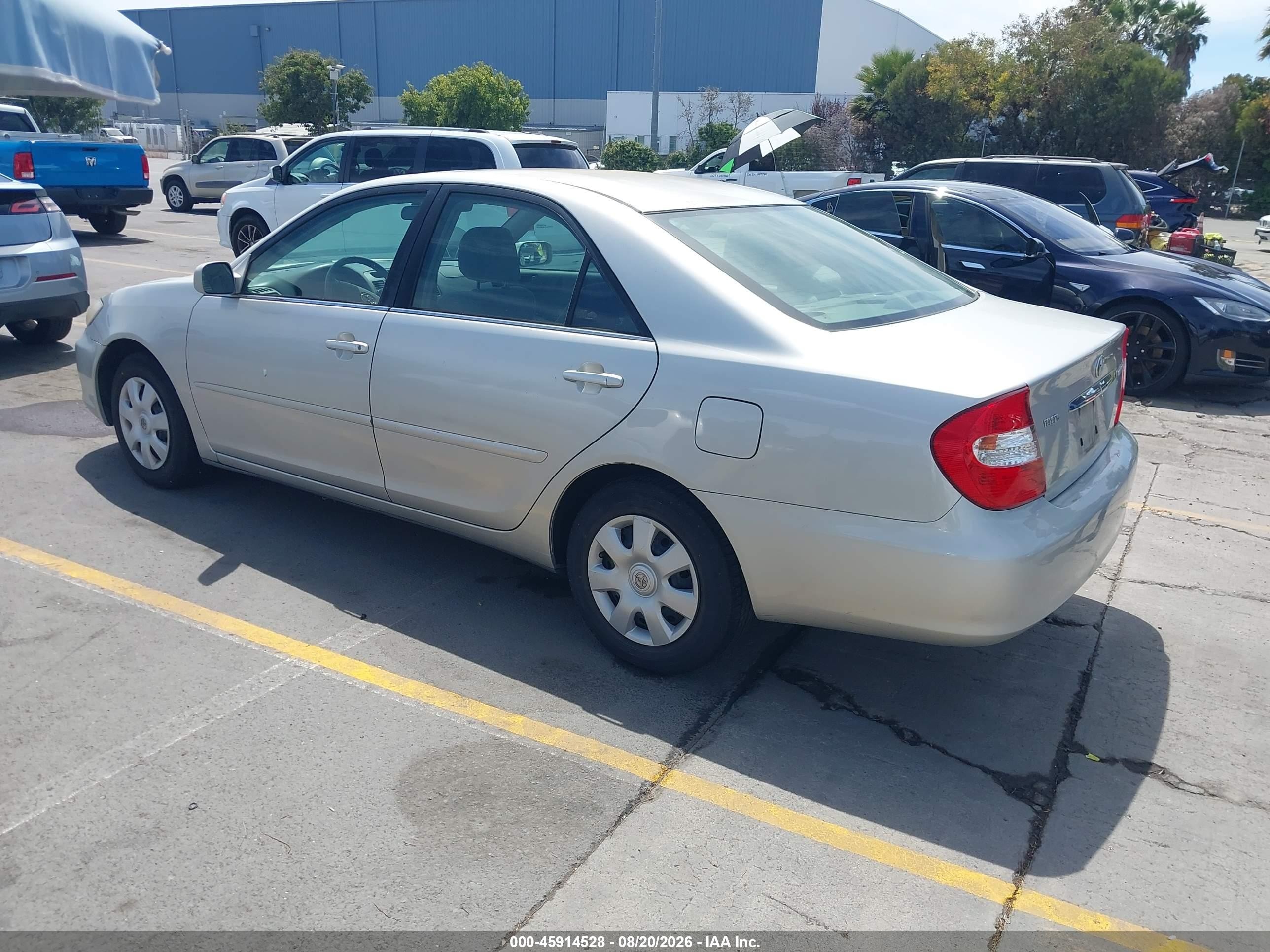 2004 Toyota Camry Le Gray vin: 4T1BE30K34U923435
