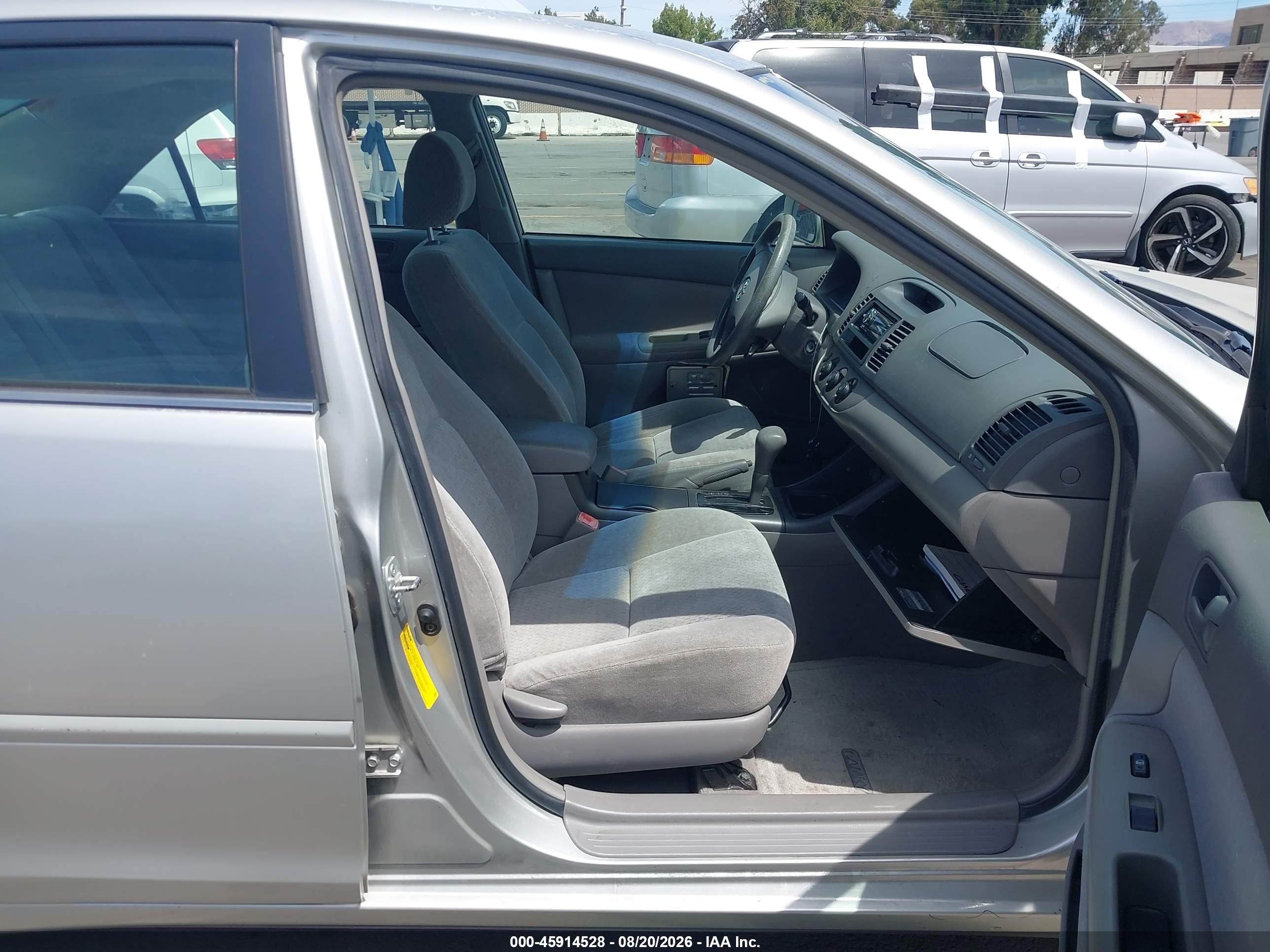 2004 Toyota Camry Le Gray vin: 4T1BE30K34U923435