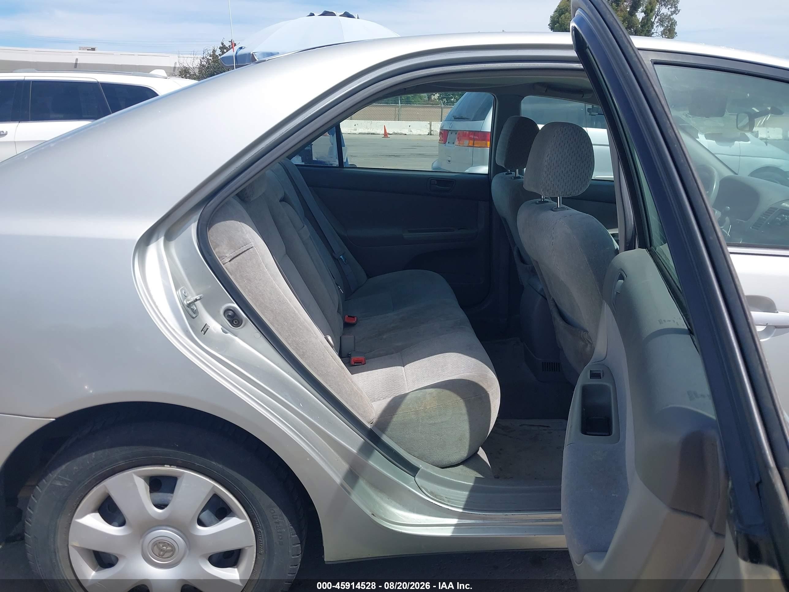 2004 Toyota Camry Le Gray vin: 4T1BE30K34U923435