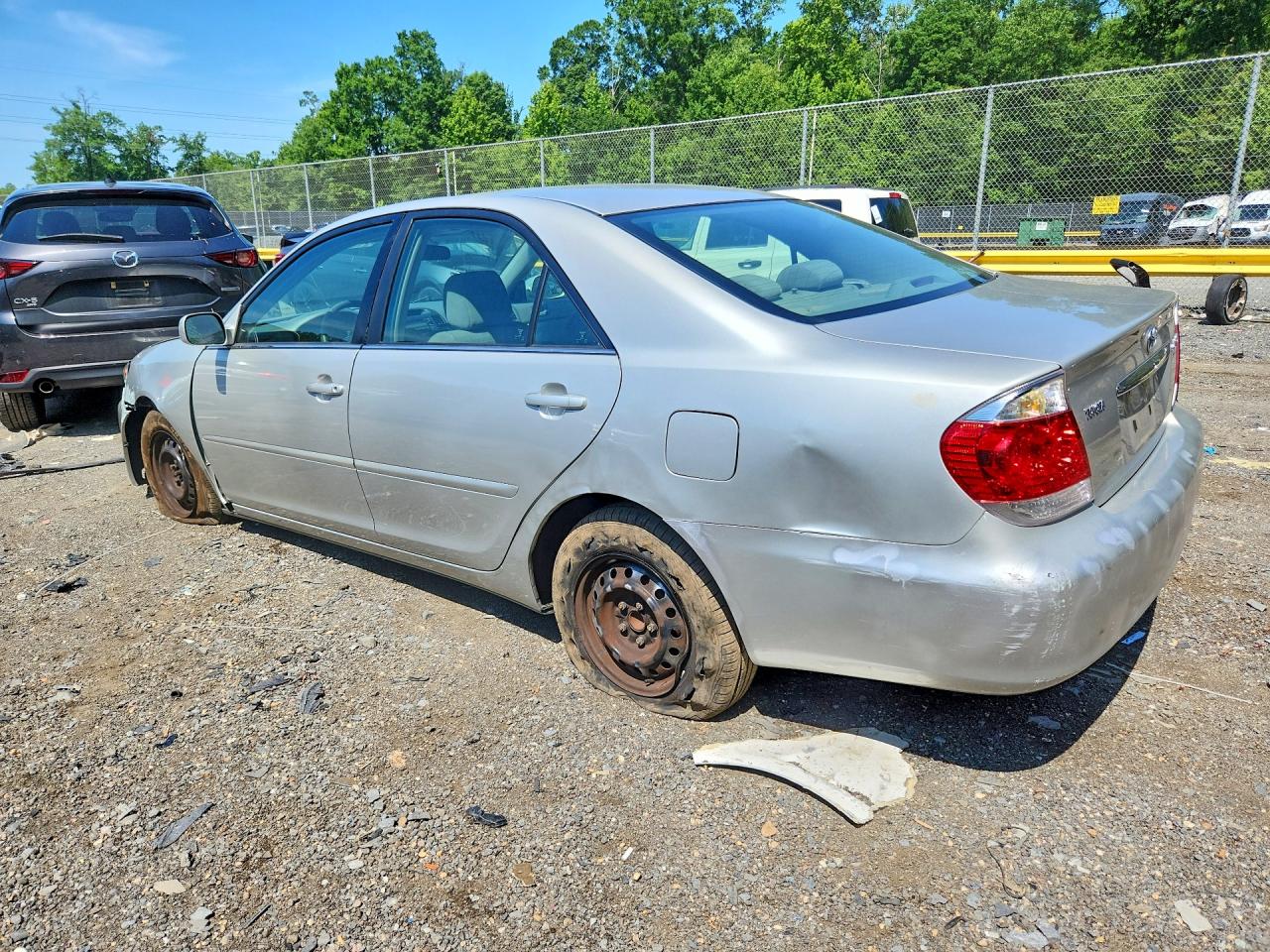 2005 Toyota Camry Le Серебряный vin: 4T1BE30K35U420537