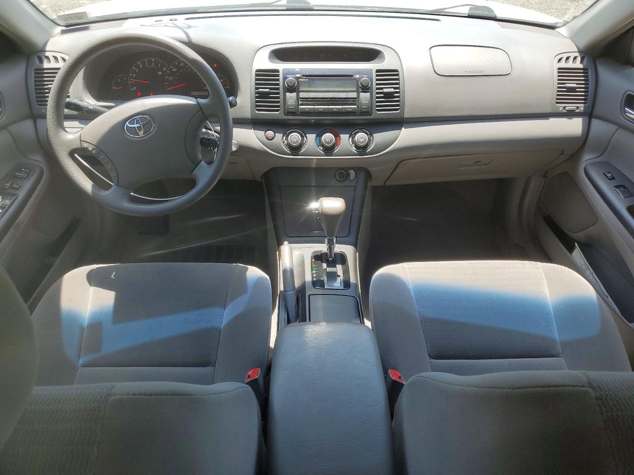 2005 Toyota Camry Le Серебряный vin: 4T1BE30K35U420537