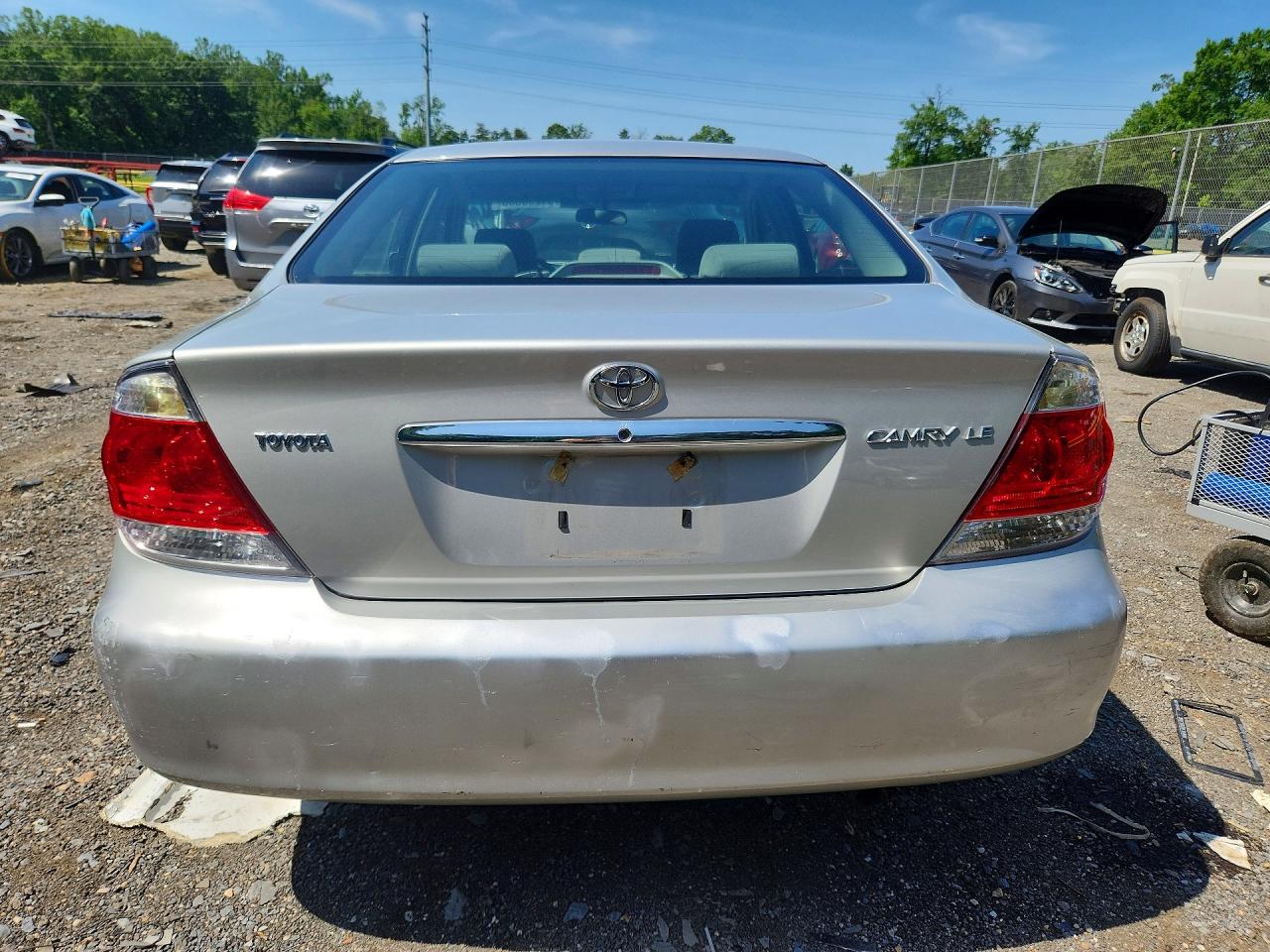 2005 Toyota Camry Le Серебряный vin: 4T1BE30K35U420537