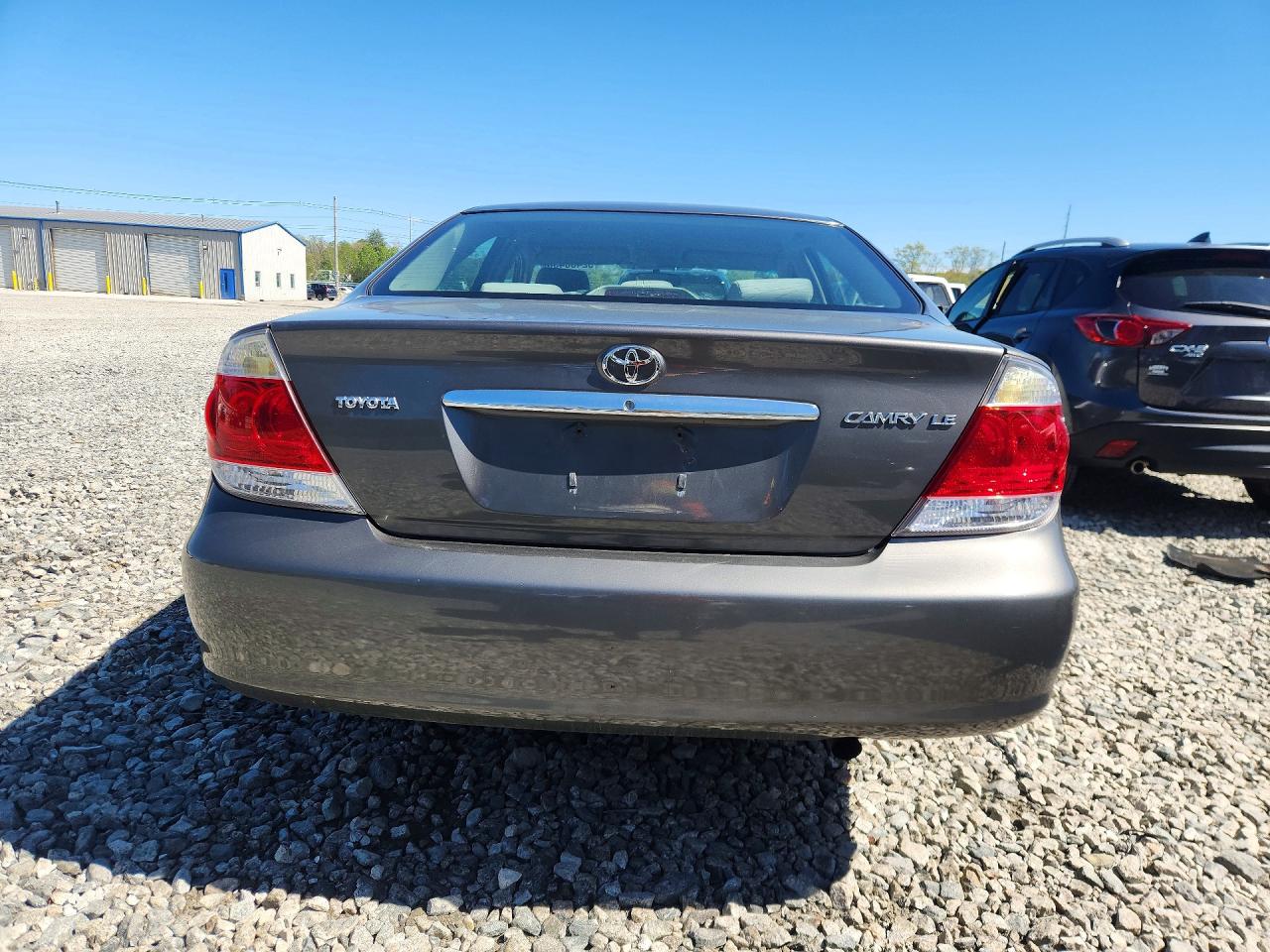 2005 Toyota Camry Le Gray vin: 4T1BE30K35U515812
