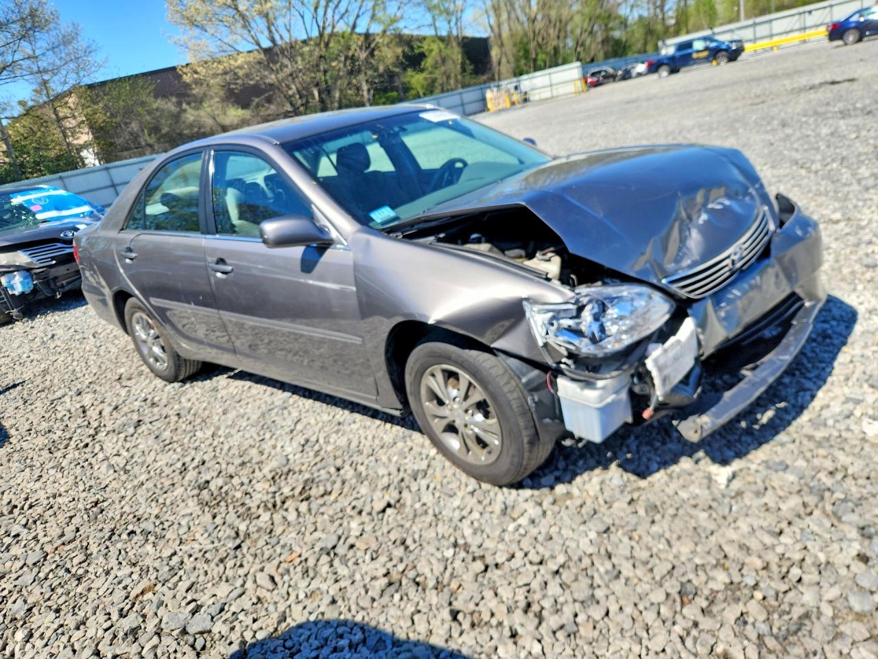 2005 Toyota Camry Le Gray vin: 4T1BE30K35U515812