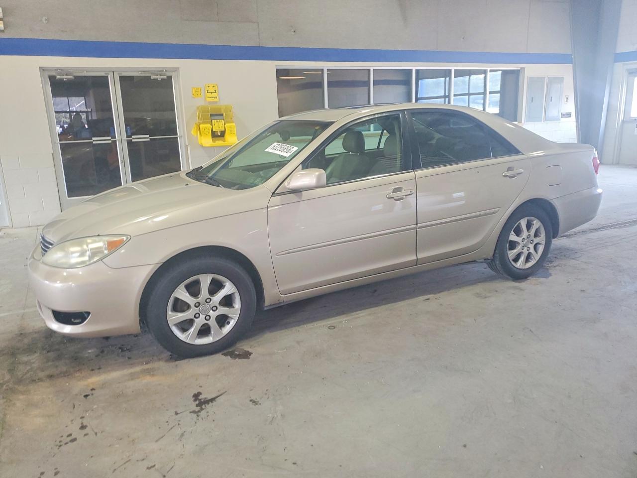 2005 Toyota Camry Xle Gold vin: 4T1BE30K35U575797