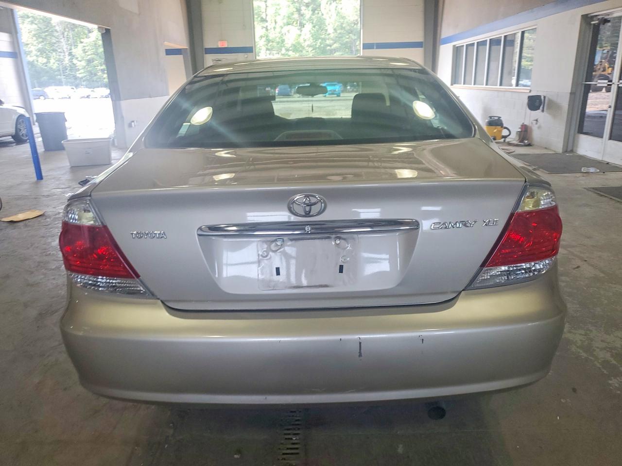 2005 Toyota Camry Xle Gold vin: 4T1BE30K35U575797