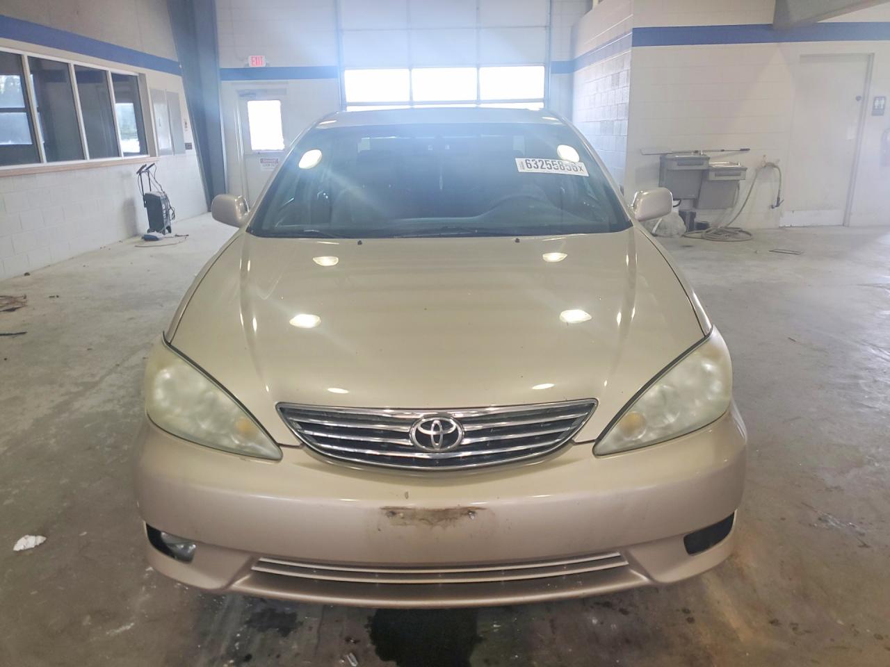 2005 Toyota Camry Xle Gold vin: 4T1BE30K35U575797