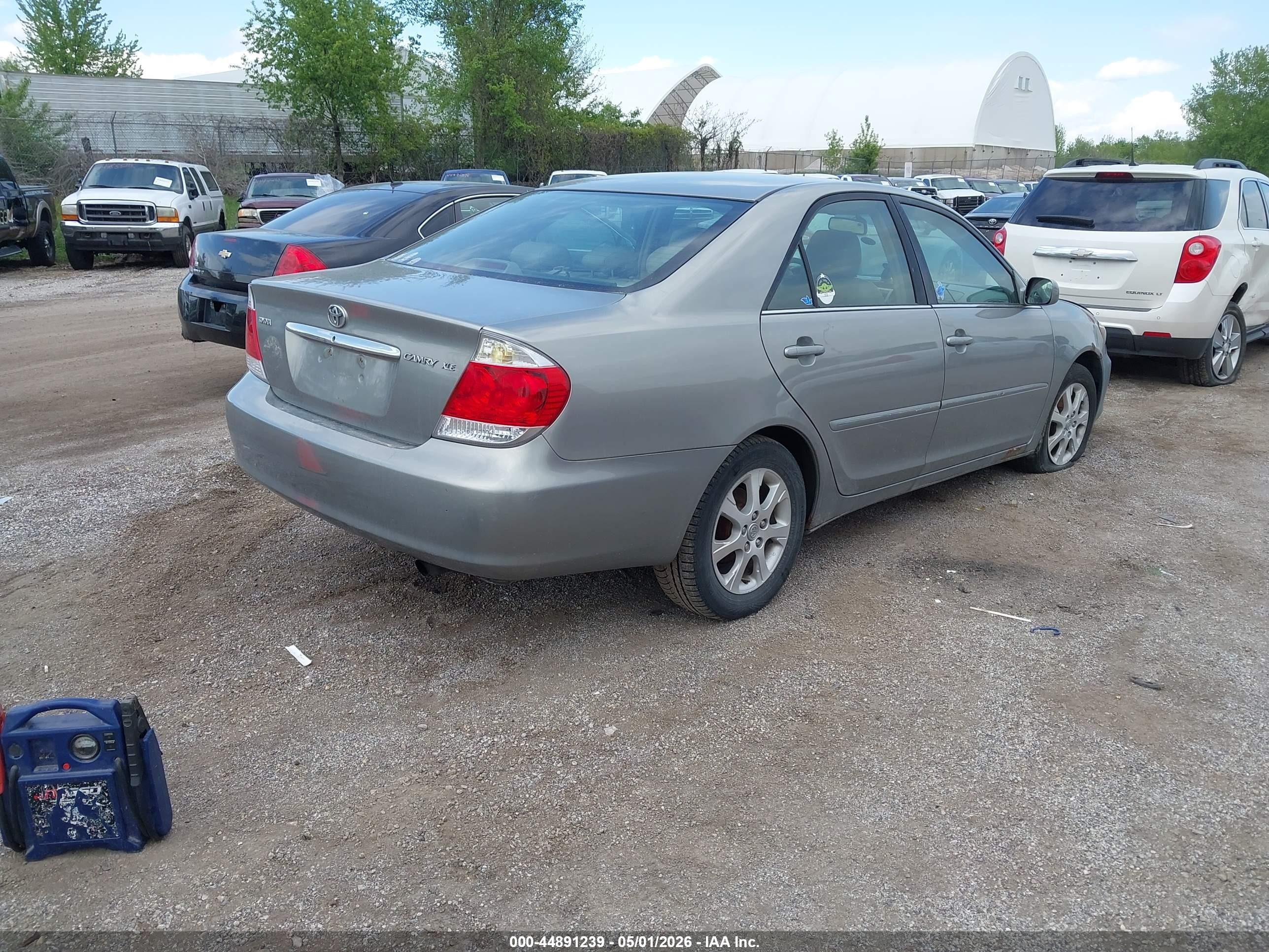 2006 Toyota Camry Xle Серый vin: 4T1BE30K36U654582
