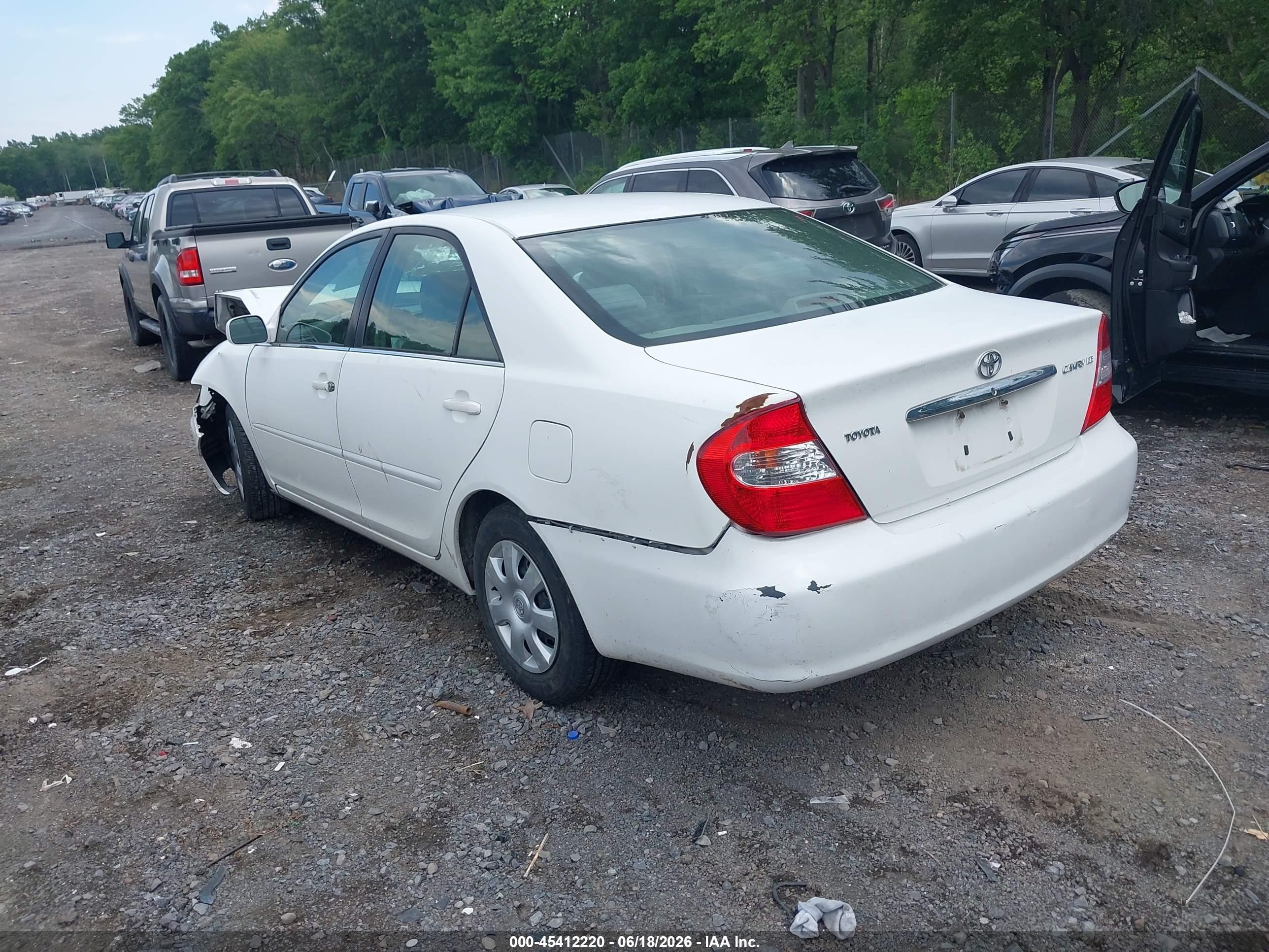 2002 Toyota Camry Le/xle/se White vin: 4T1BE30K42U505575