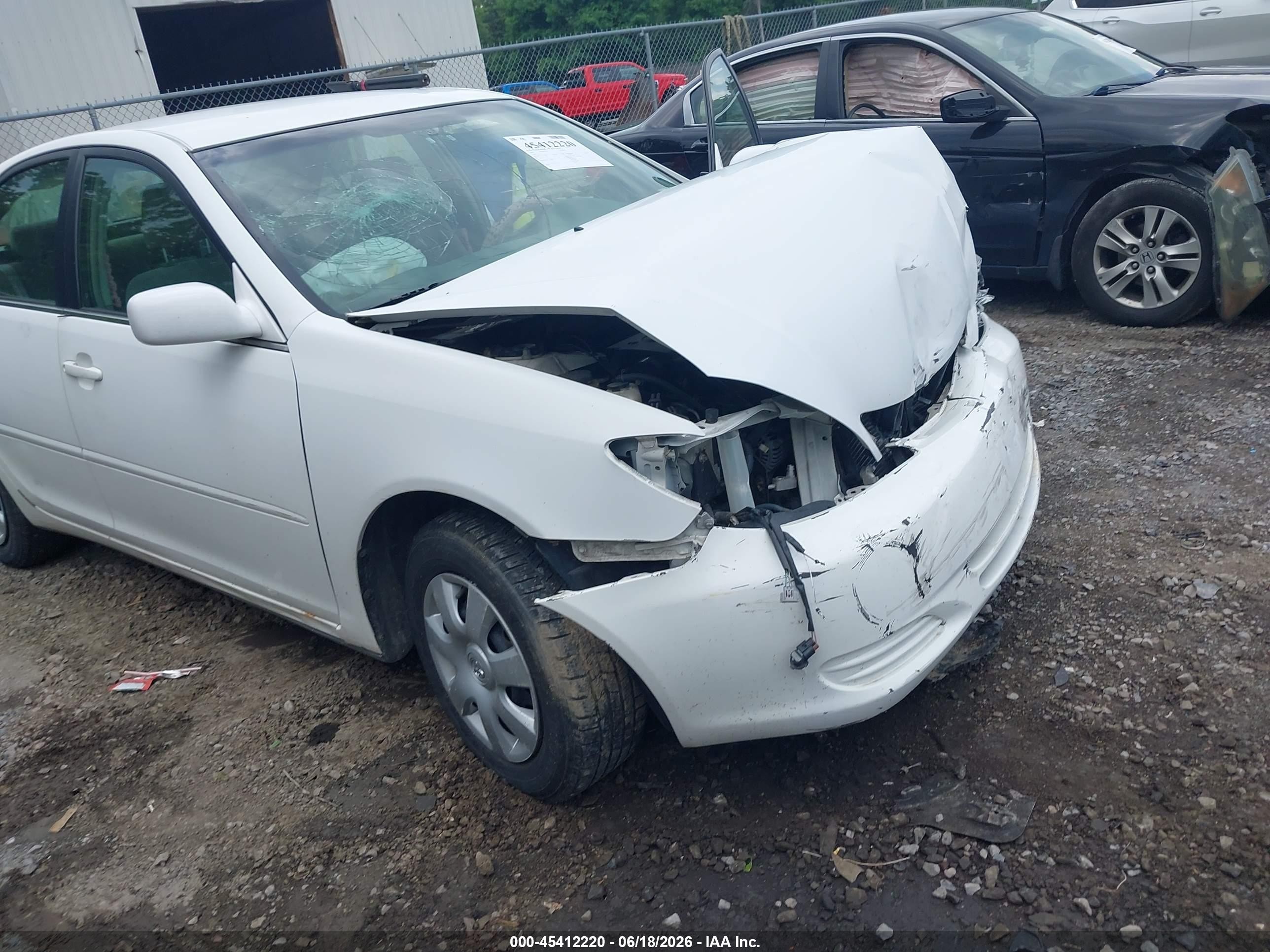 2002 Toyota Camry Le/xle/se White vin: 4T1BE30K42U505575