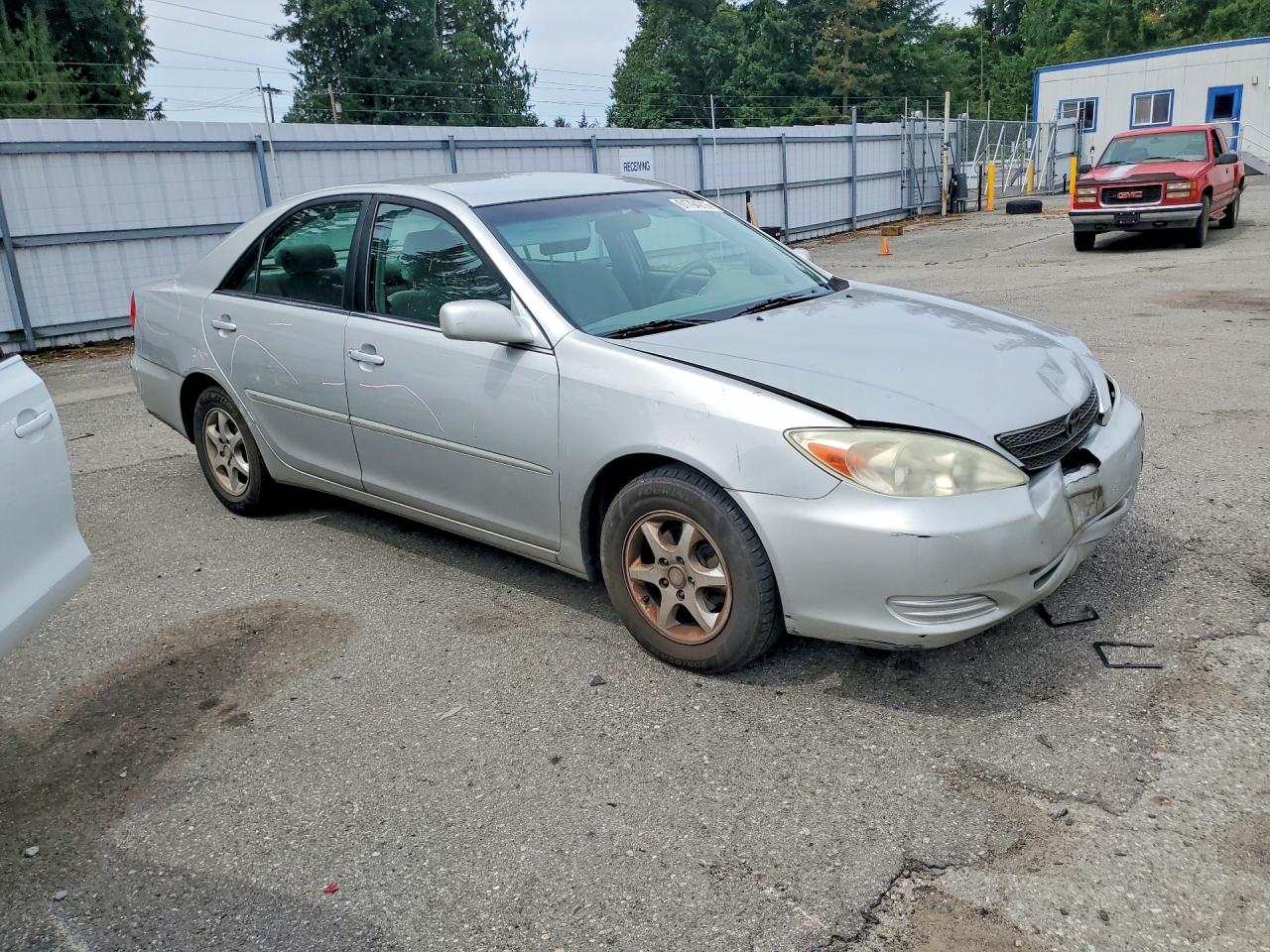 2004 Toyota Camry Le Silver vin: 4T1BE30K44U311924