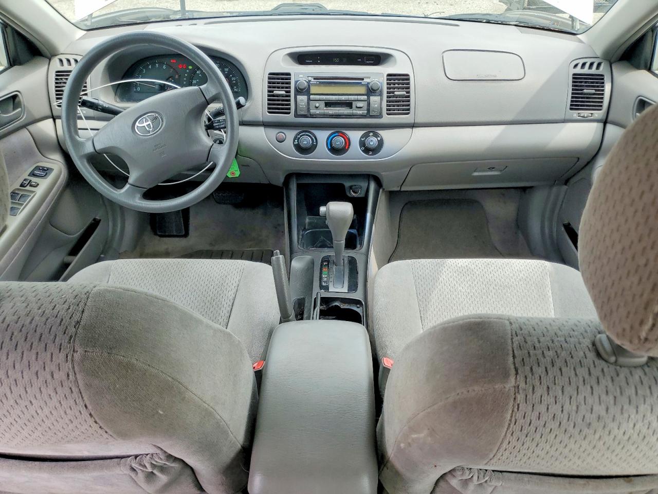 2004 Toyota Camry Le Silver vin: 4T1BE30K44U311924