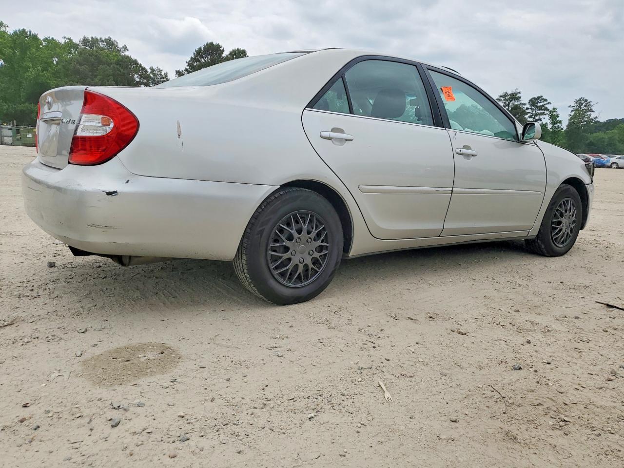 2004 Toyota Camry Le Silver vin: 4T1BE30K44U916512