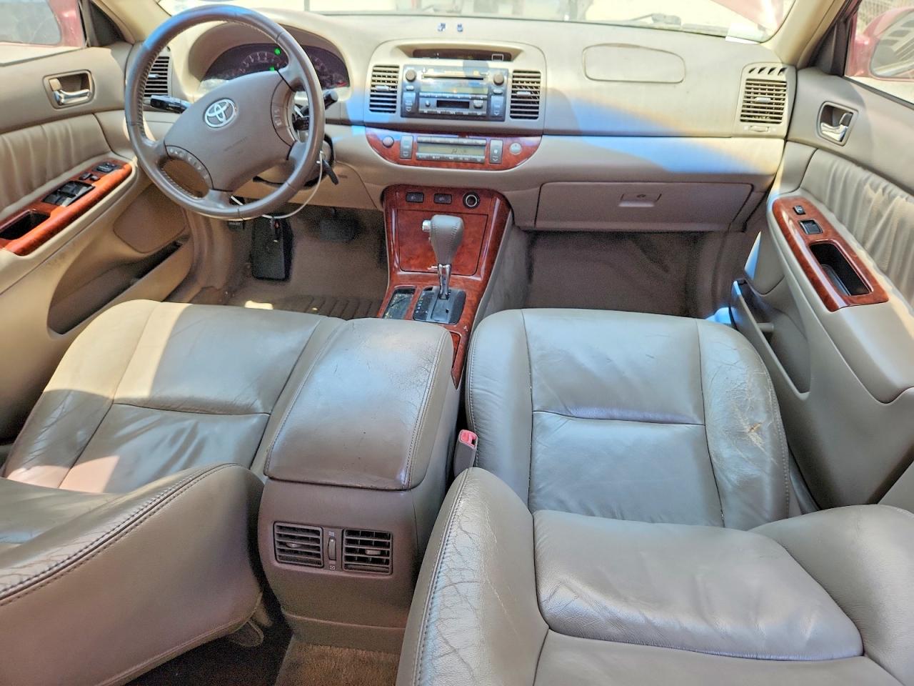 2005 Toyota Camry Xle Red vin: 4T1BE30K45U004528
