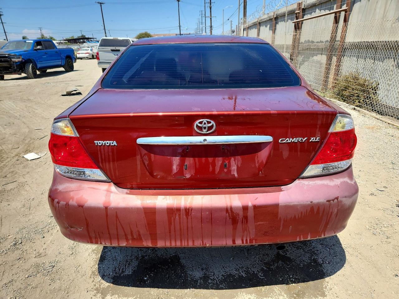 2005 Toyota Camry Xle Красный vin: 4T1BE30K45U004528
