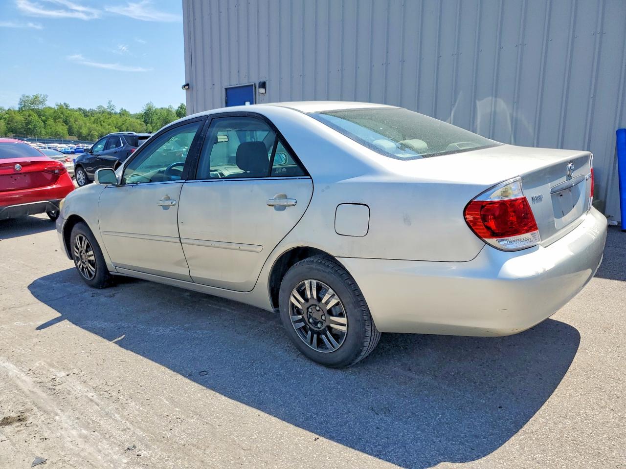 2005 Toyota Camry Le Silver vin: 4T1BE30K45U049534