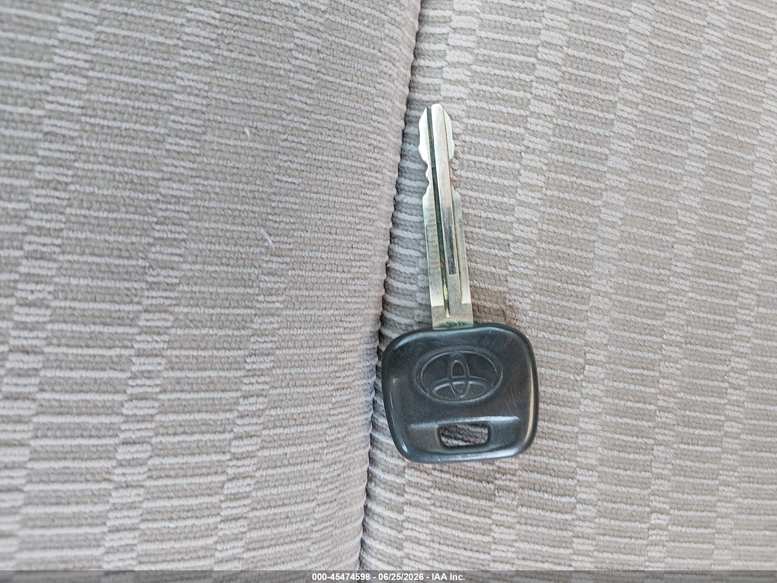 2005 Toyota Camry Le Silver vin: 4T1BE30K45U992829