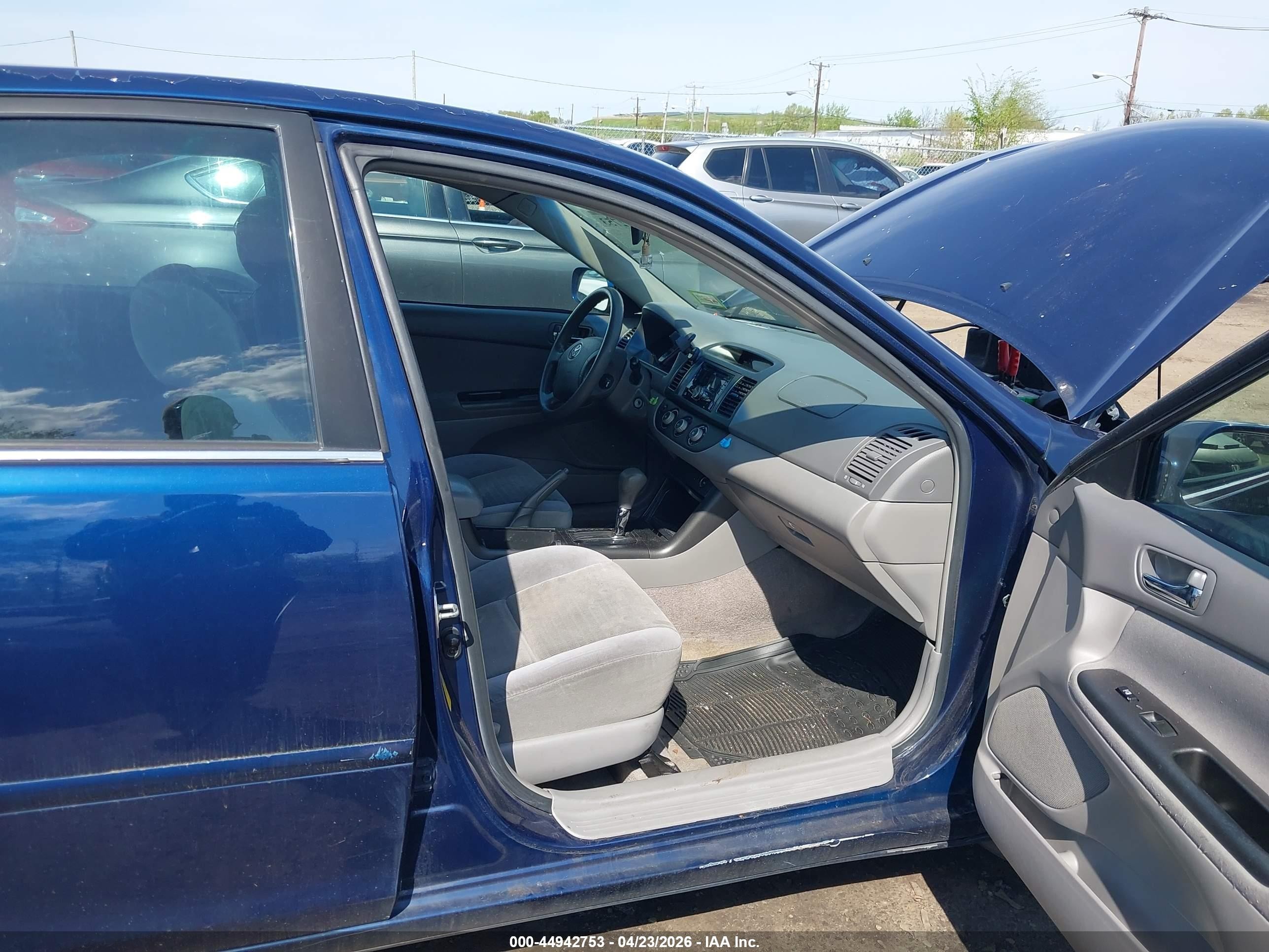 2006 Toyota Camry Le Blue vin: 4T1BE30K46U127456