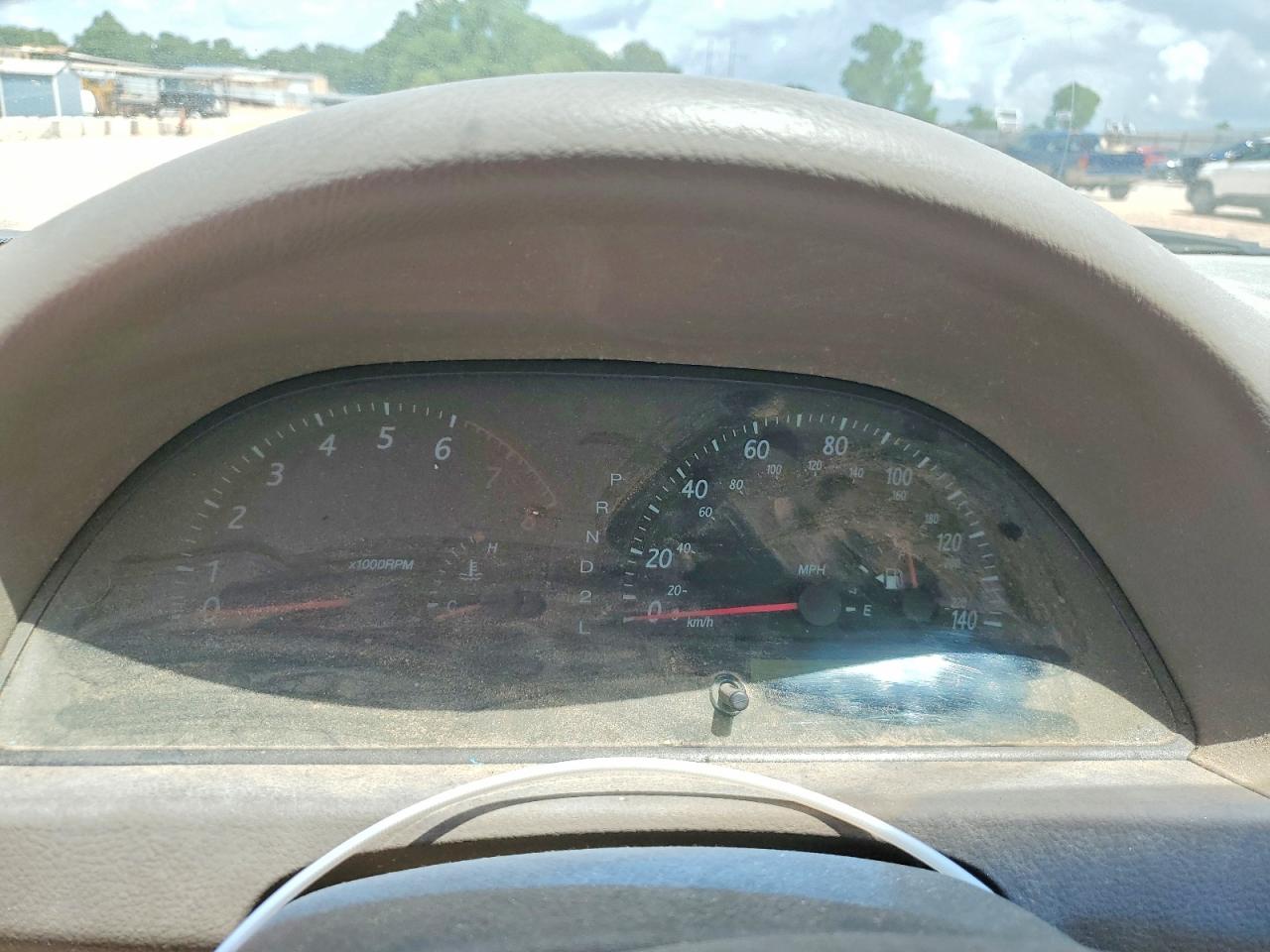 2002 Toyota Camry Le Gold vin: 4T1BE30K52U113995