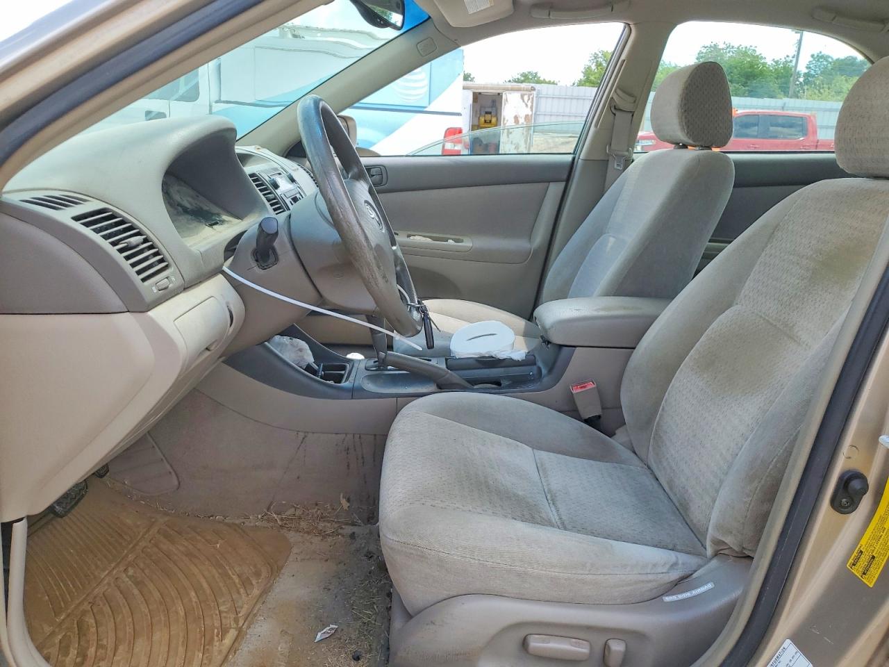 2002 Toyota Camry Le Gold vin: 4T1BE30K52U113995