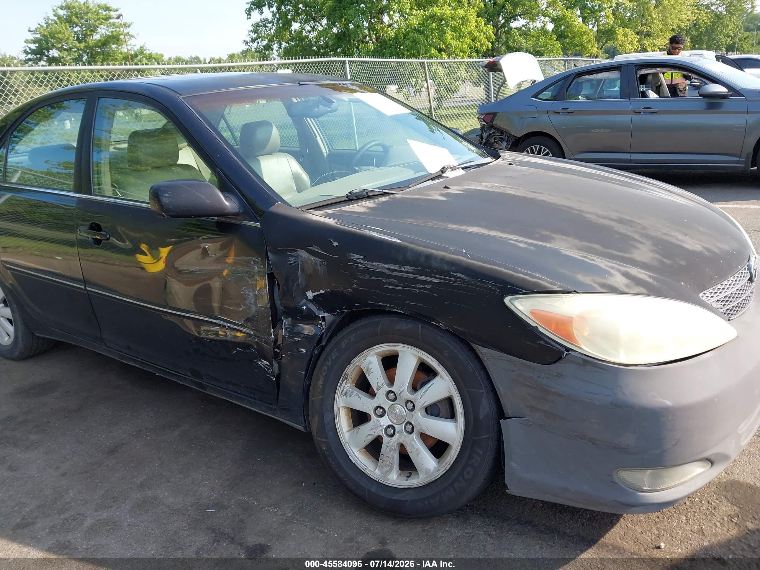 2004 Toyota Camry Xle Черный vin: 4T1BE30K54U349968