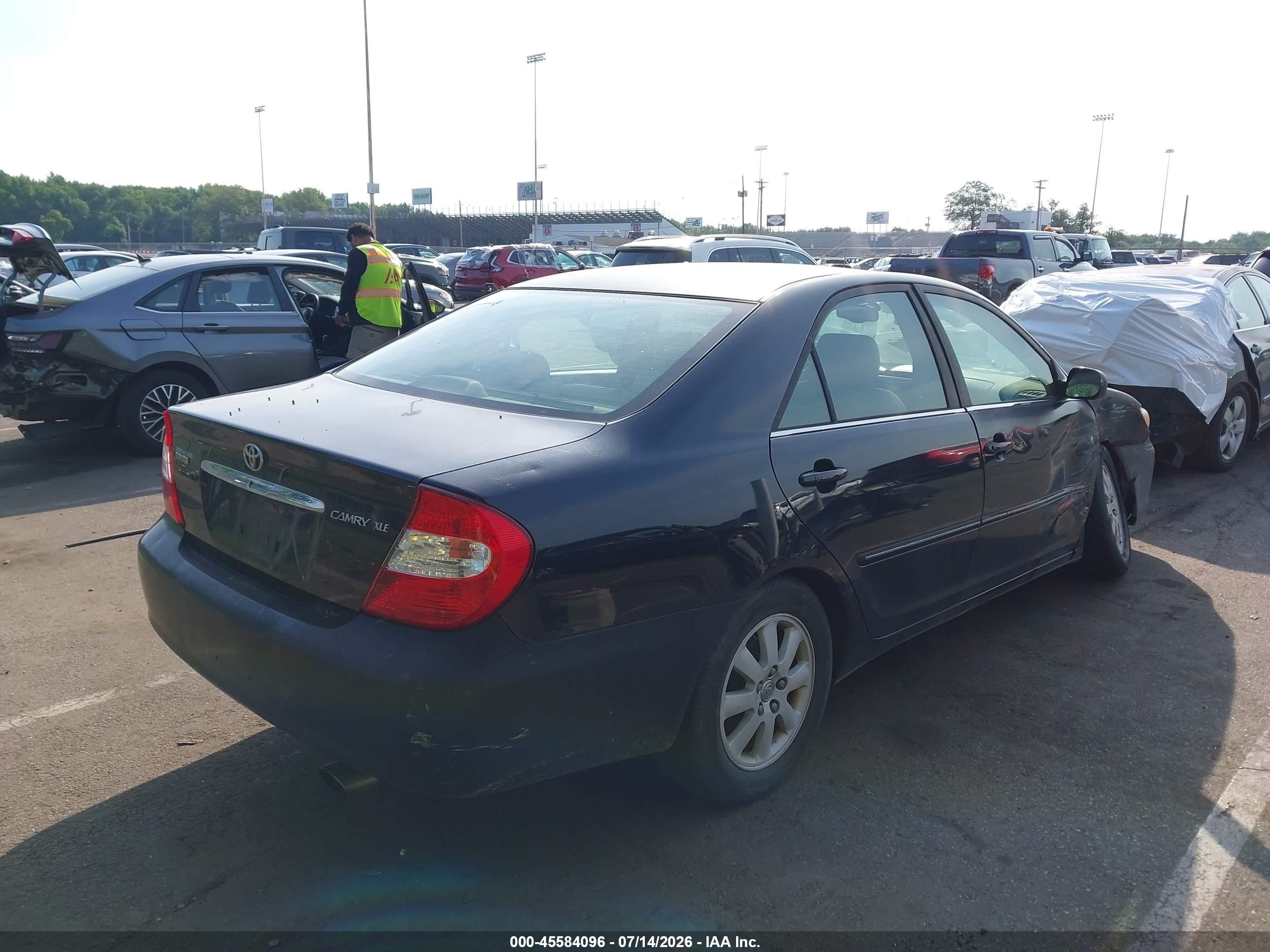 2004 Toyota Camry Xle Черный vin: 4T1BE30K54U349968
