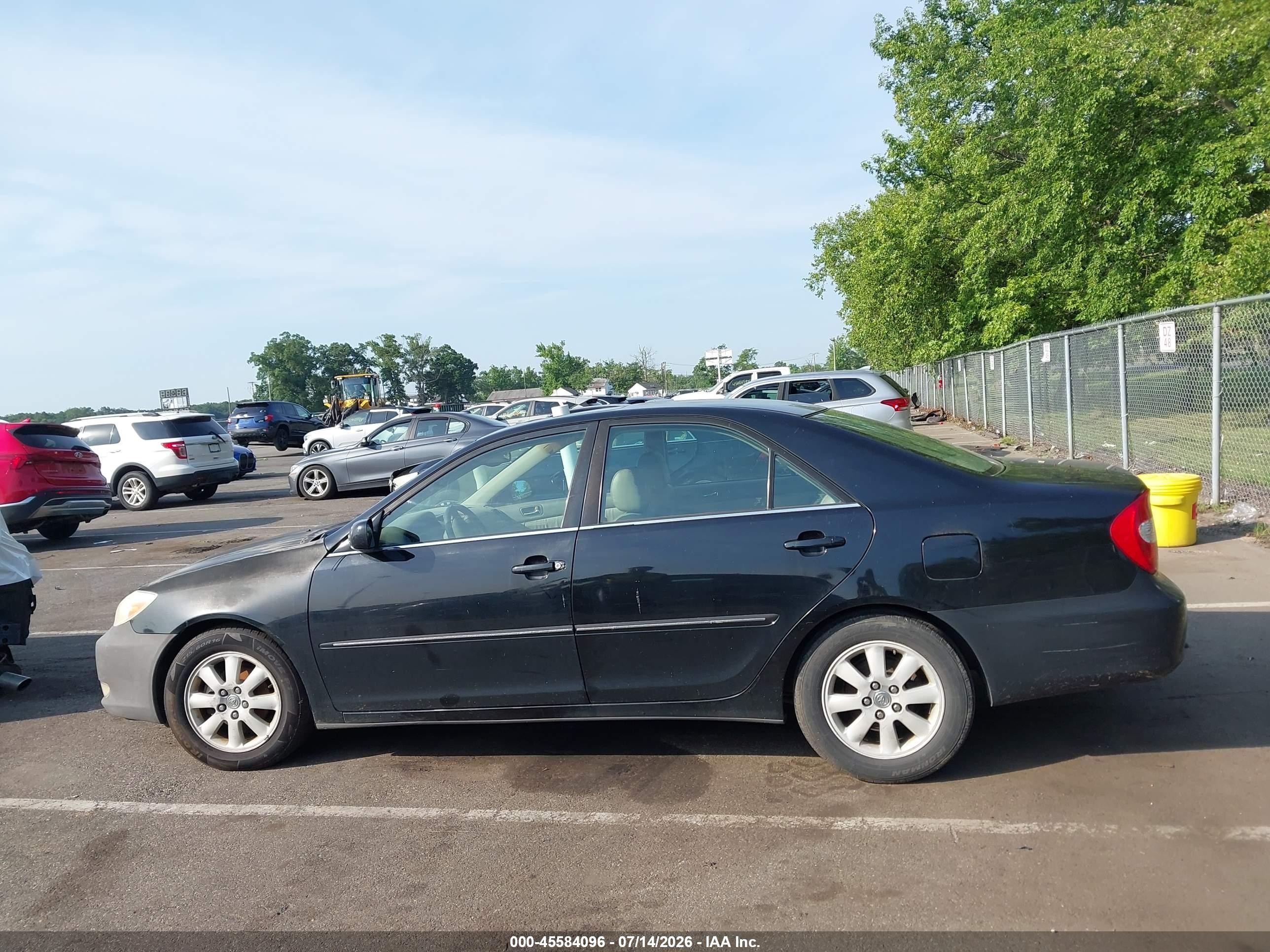 2004 Toyota Camry Xle Черный vin: 4T1BE30K54U349968