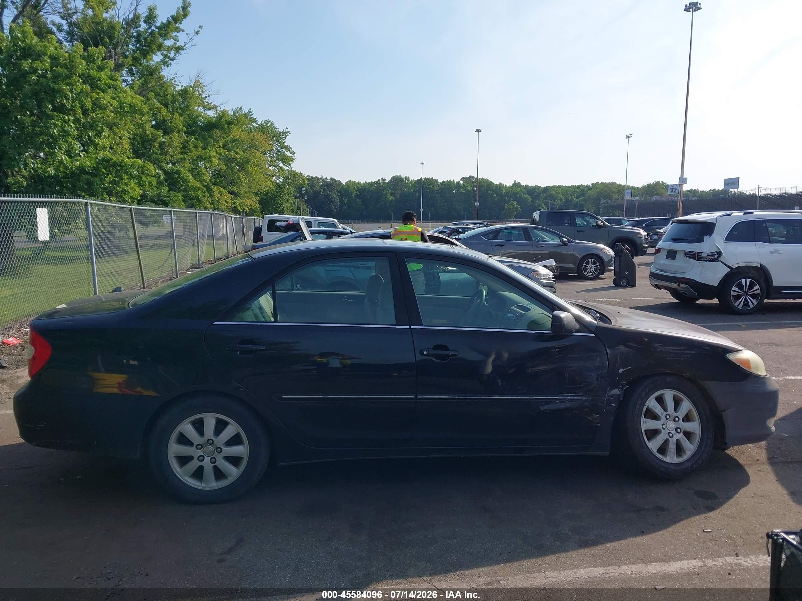 2004 Toyota Camry Xle Черный vin: 4T1BE30K54U349968