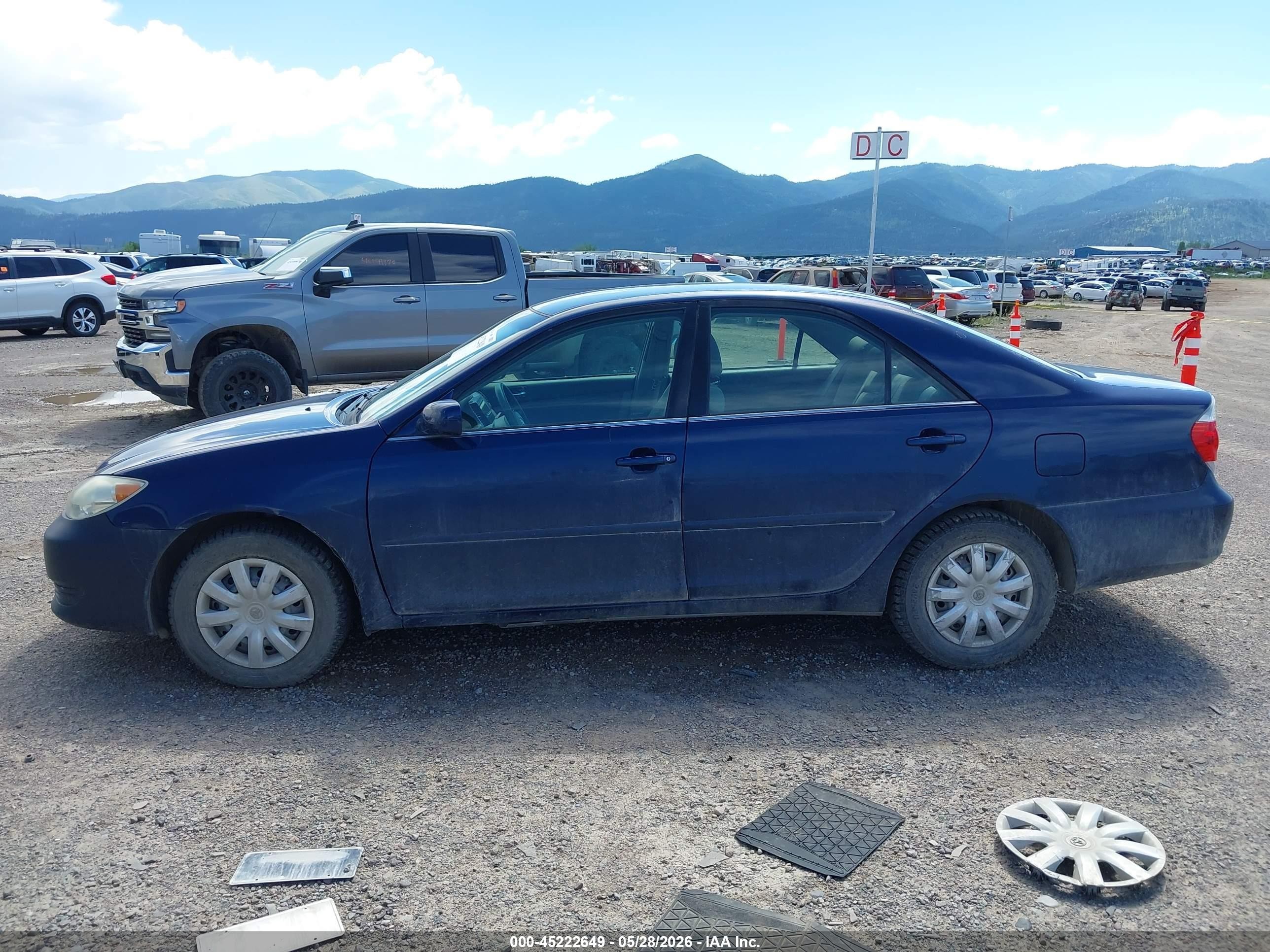 2005 Toyota Camry Le Blue vin: 4T1BE30K55U035593