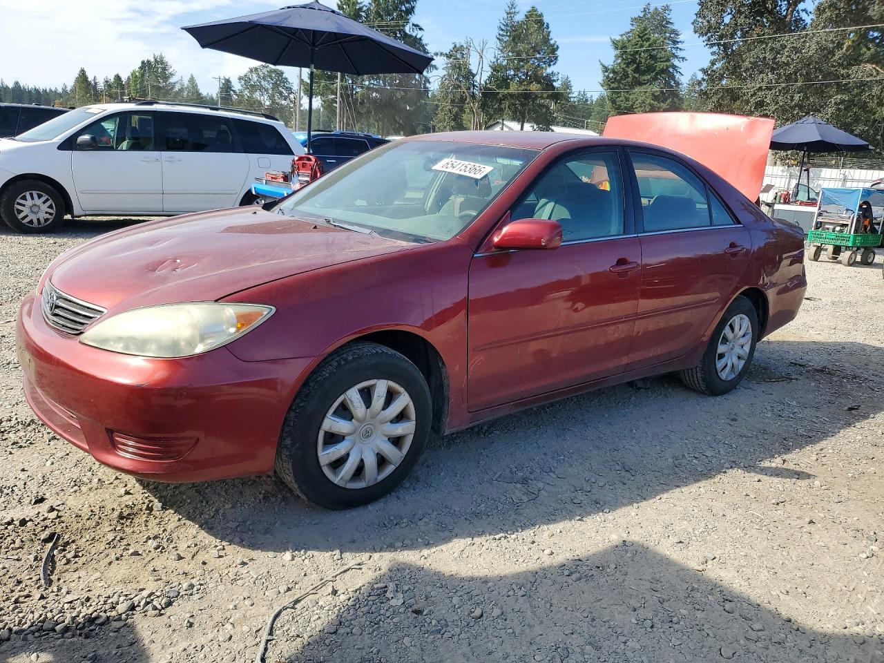 2005 Toyota Camry Le Burgundy vin: 4T1BE30K55U037585
