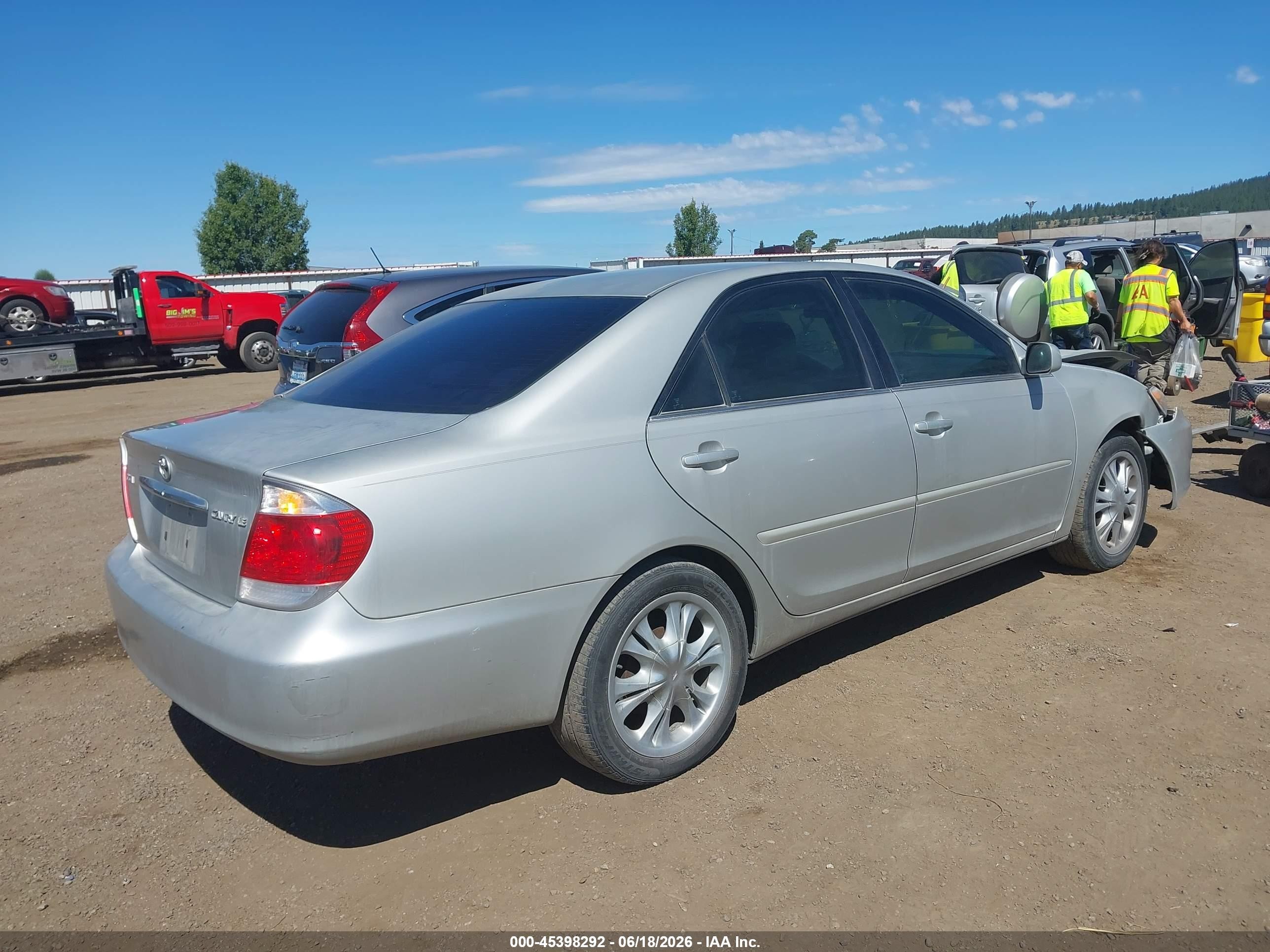 2005 Toyota Camry Le Silver vin: 4T1BE30K55U055181