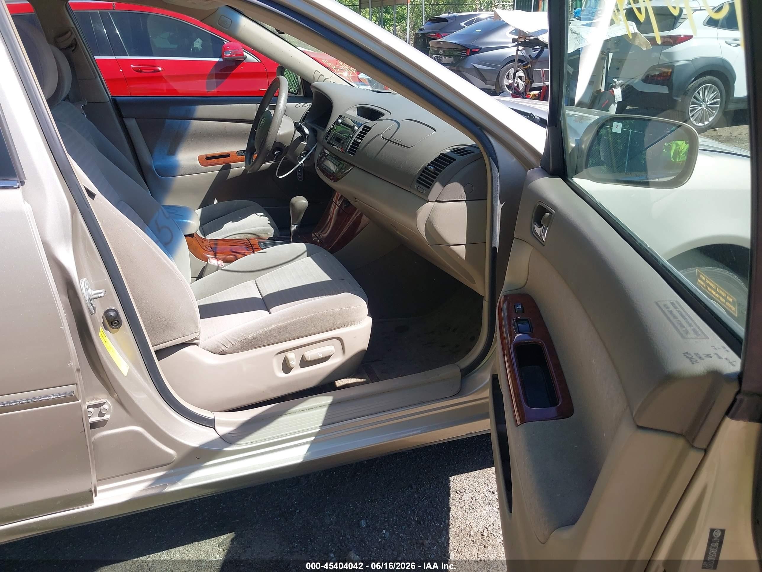 2005 Toyota Camry Xle Beige vin: 4T1BE30K55U077827