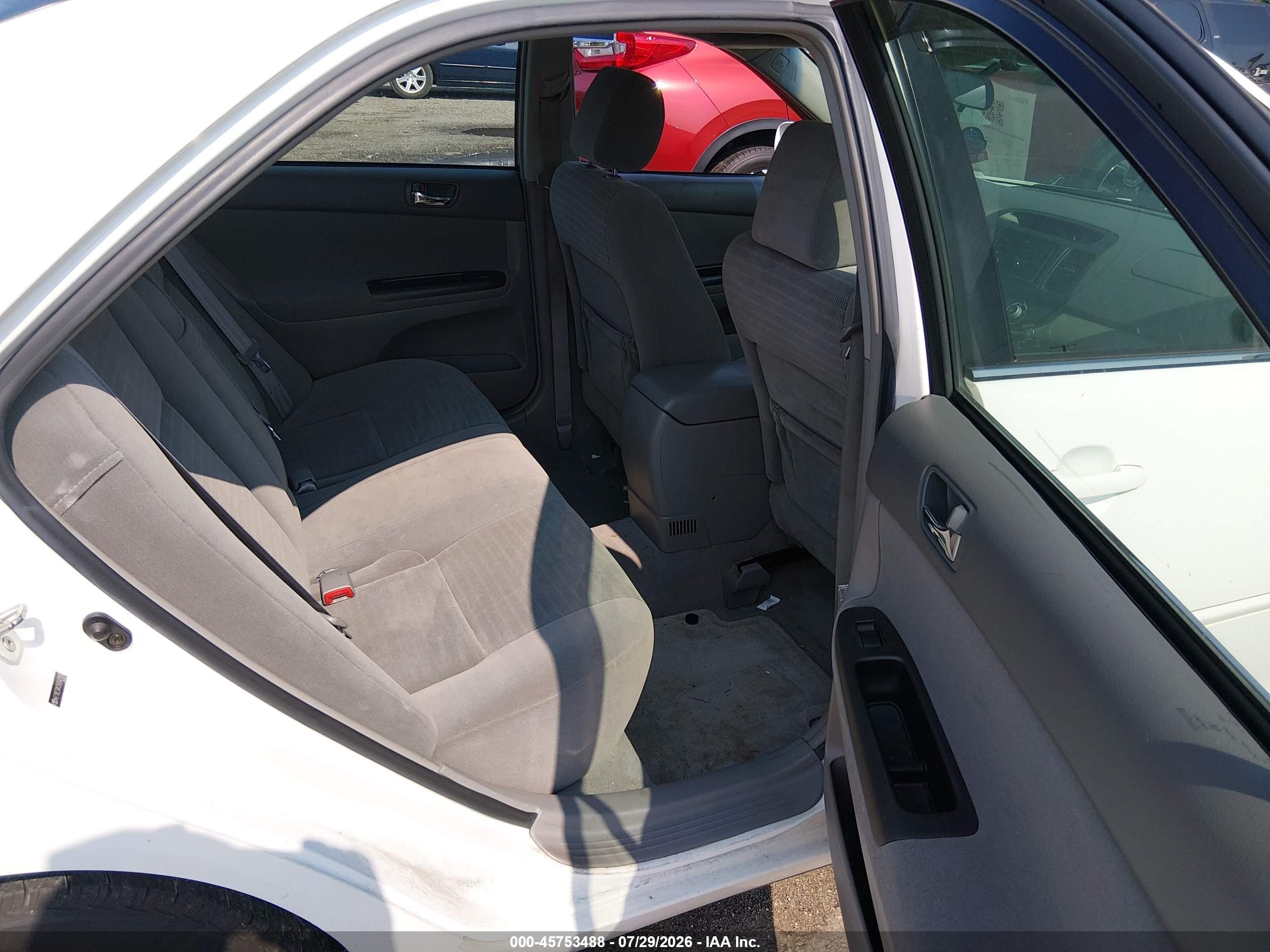 2005 Toyota Camry Le White vin: 4T1BE30K55U547970