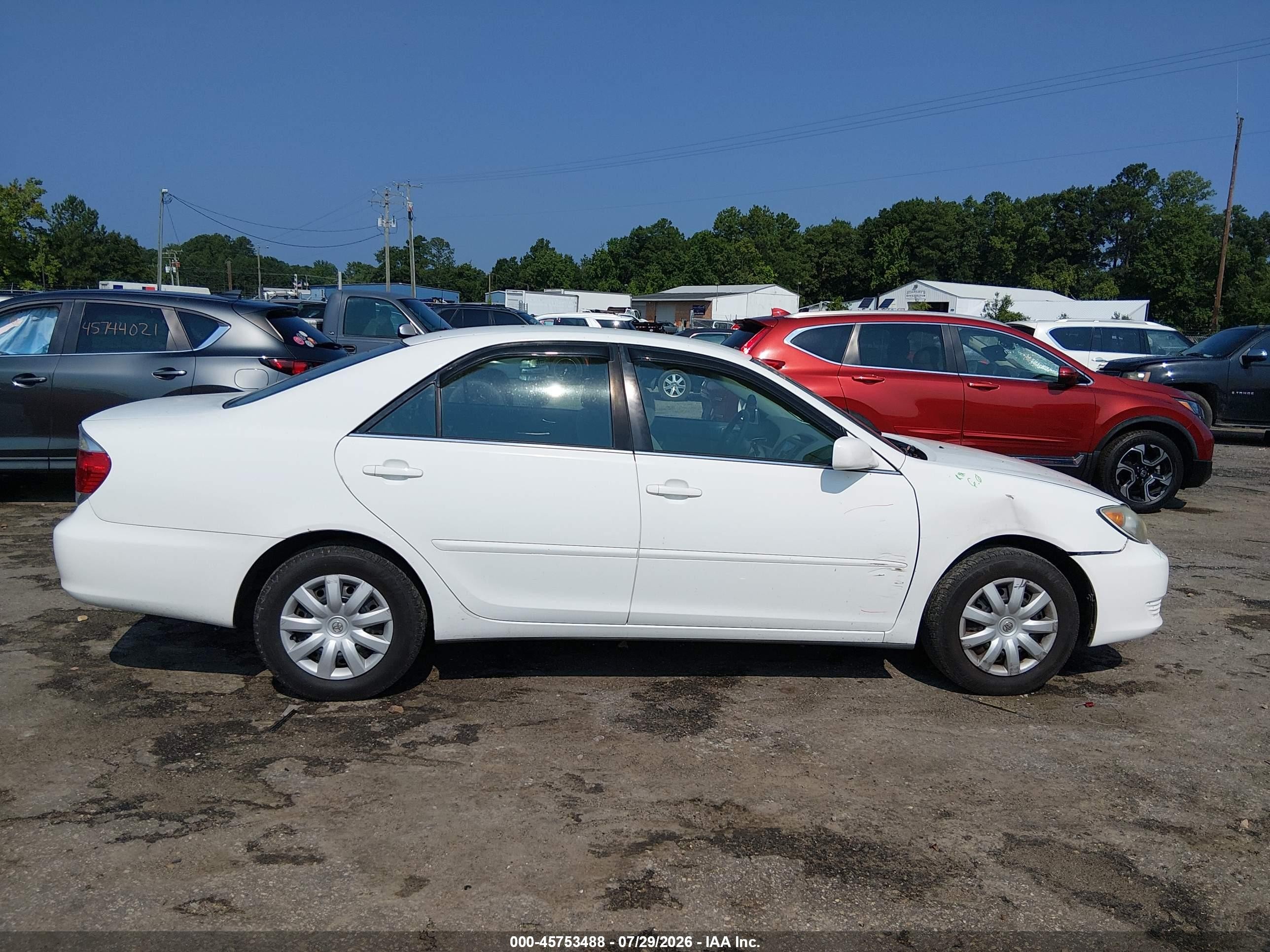 2005 Toyota Camry Le White vin: 4T1BE30K55U547970