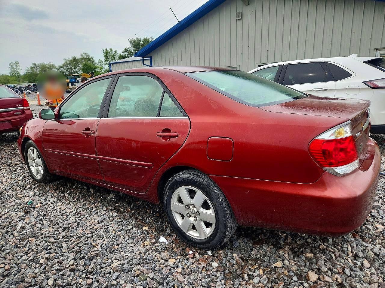 2006 Toyota Camry Xle Maroon vin: 4T1BE30K56U118202