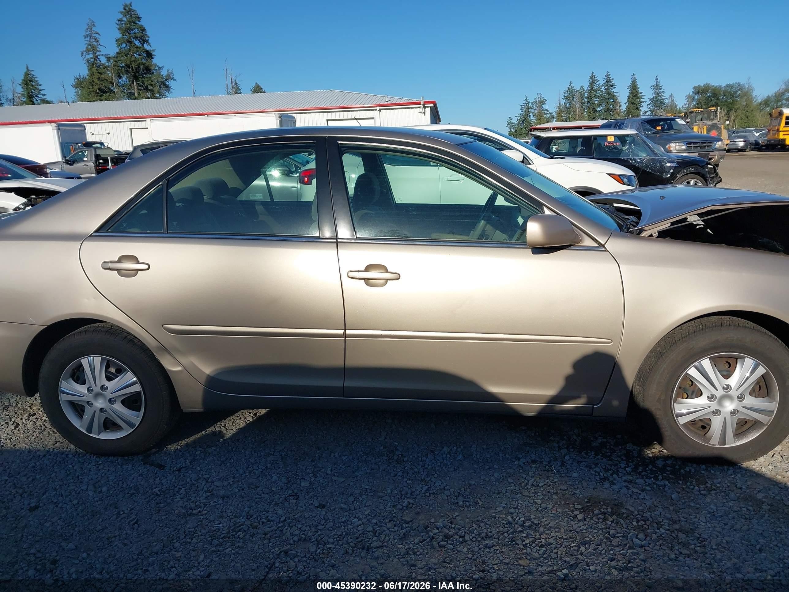 2006 Toyota Camry Le Gold vin: 4T1BE30K56U696316