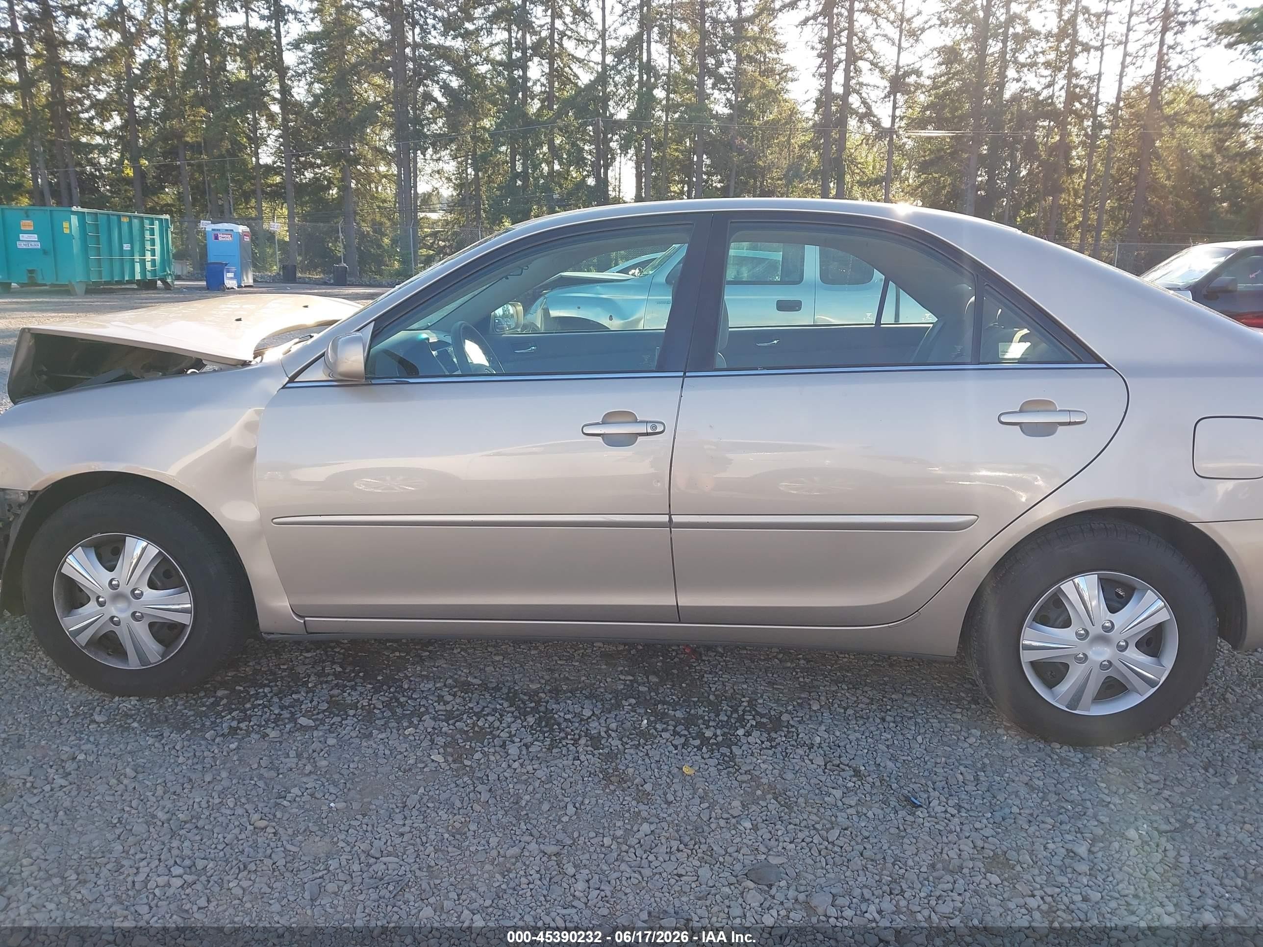 2006 Toyota Camry Le Gold vin: 4T1BE30K56U696316