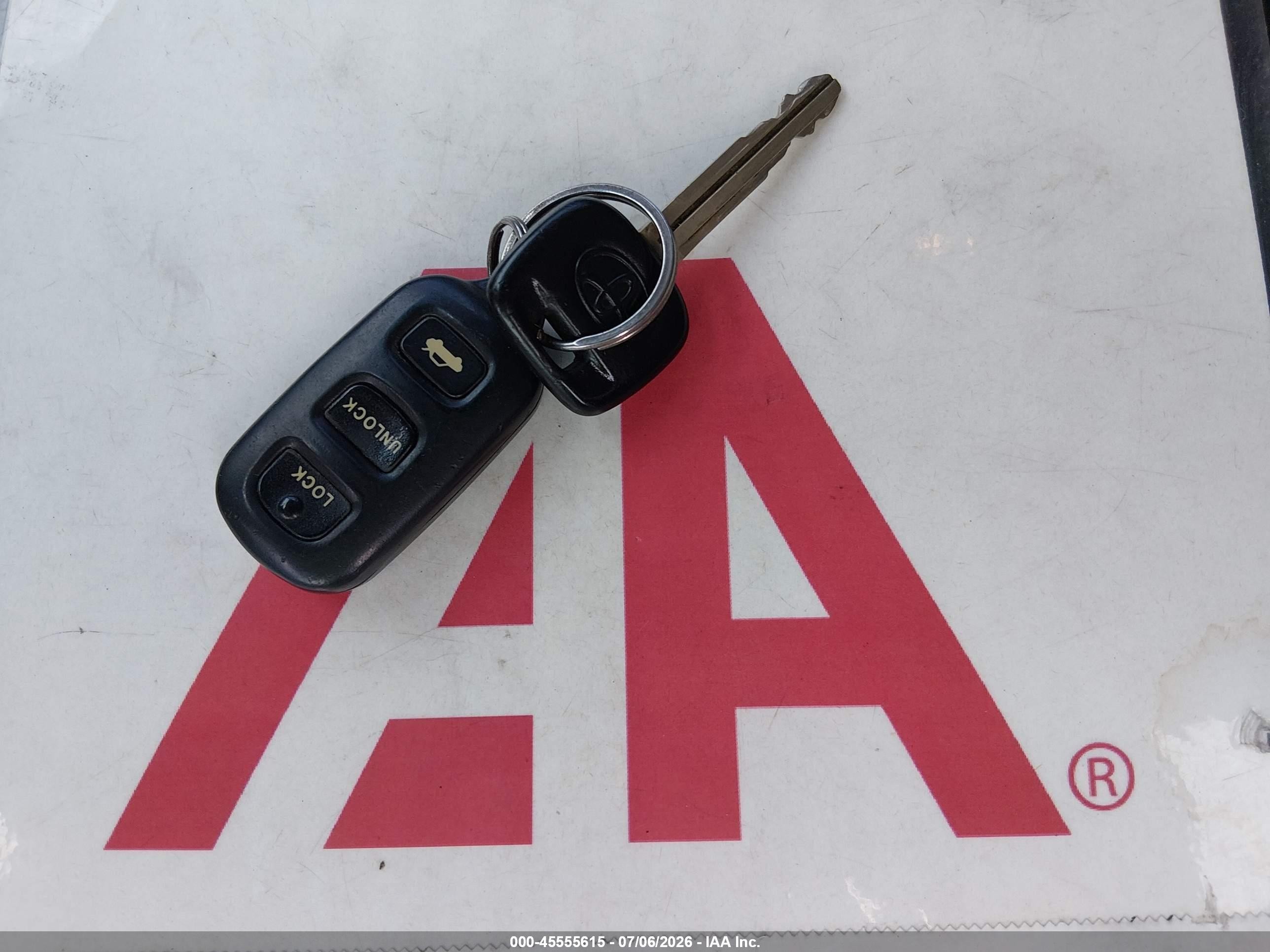 2002 Toyota Camry Le Silver vin: 4T1BE30K62U019821