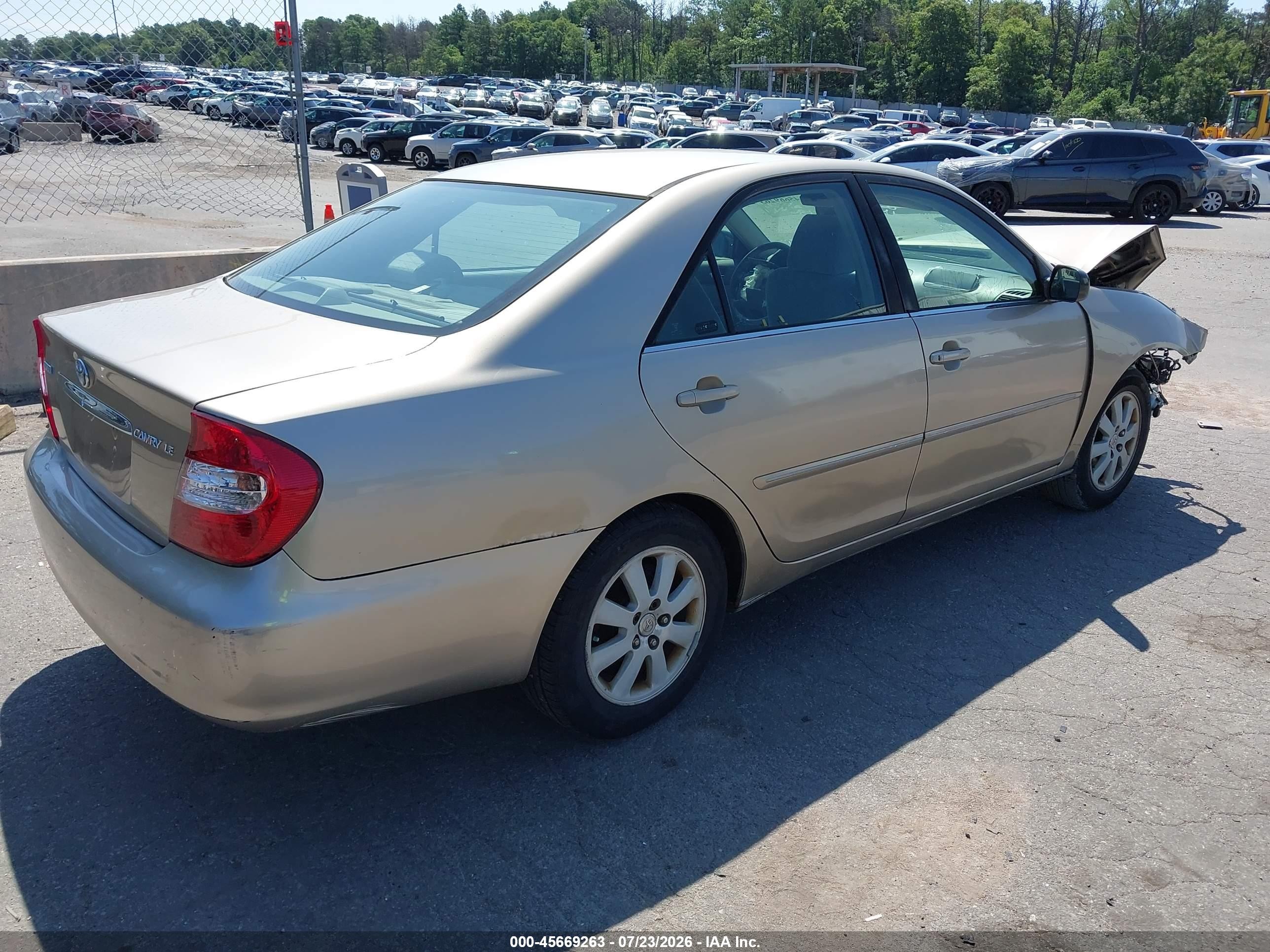 2002 Toyota Camry Xle Champagne vin: 4T1BE30K62U513869