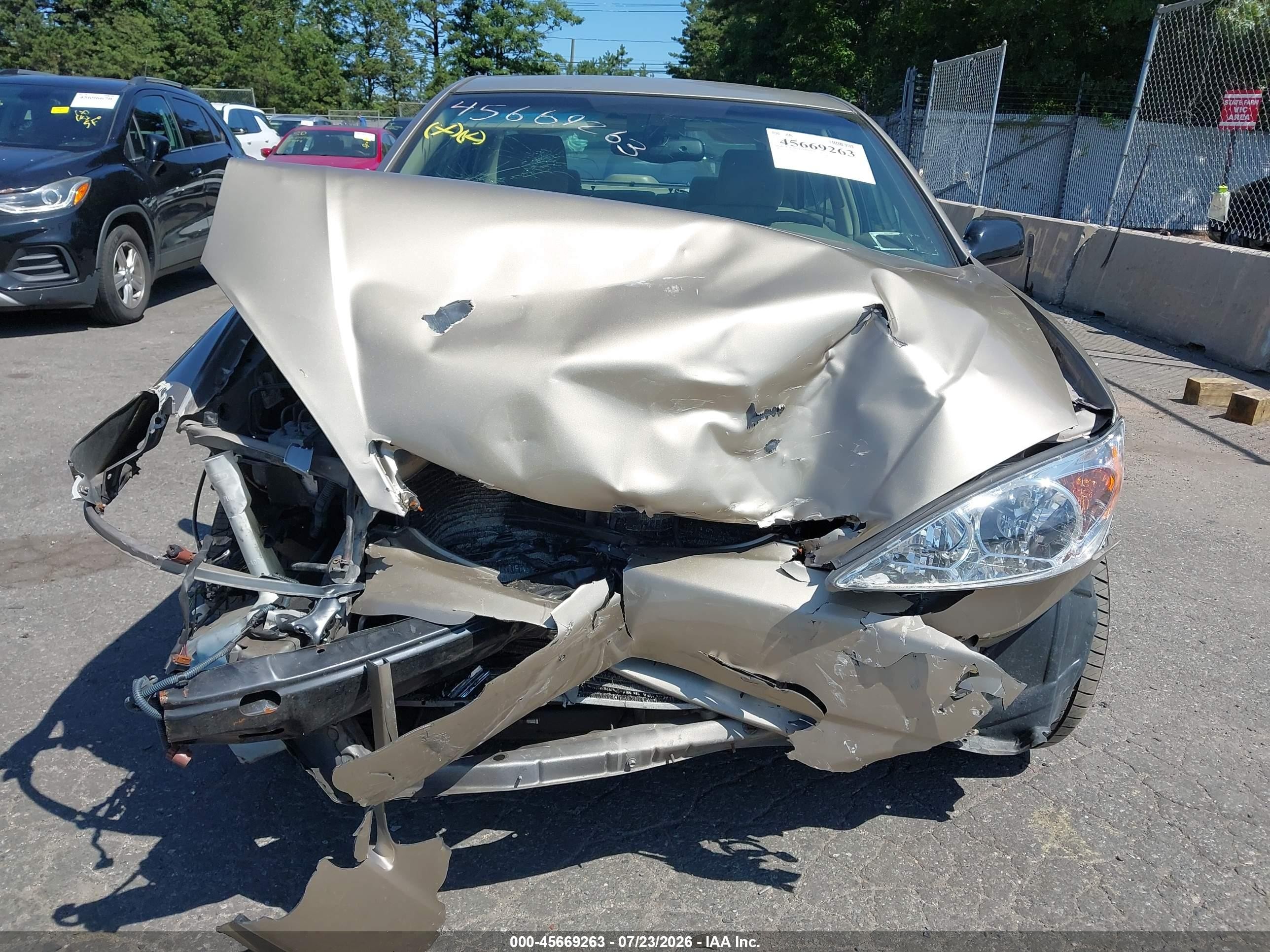 2002 Toyota Camry Xle Champagne vin: 4T1BE30K62U513869
