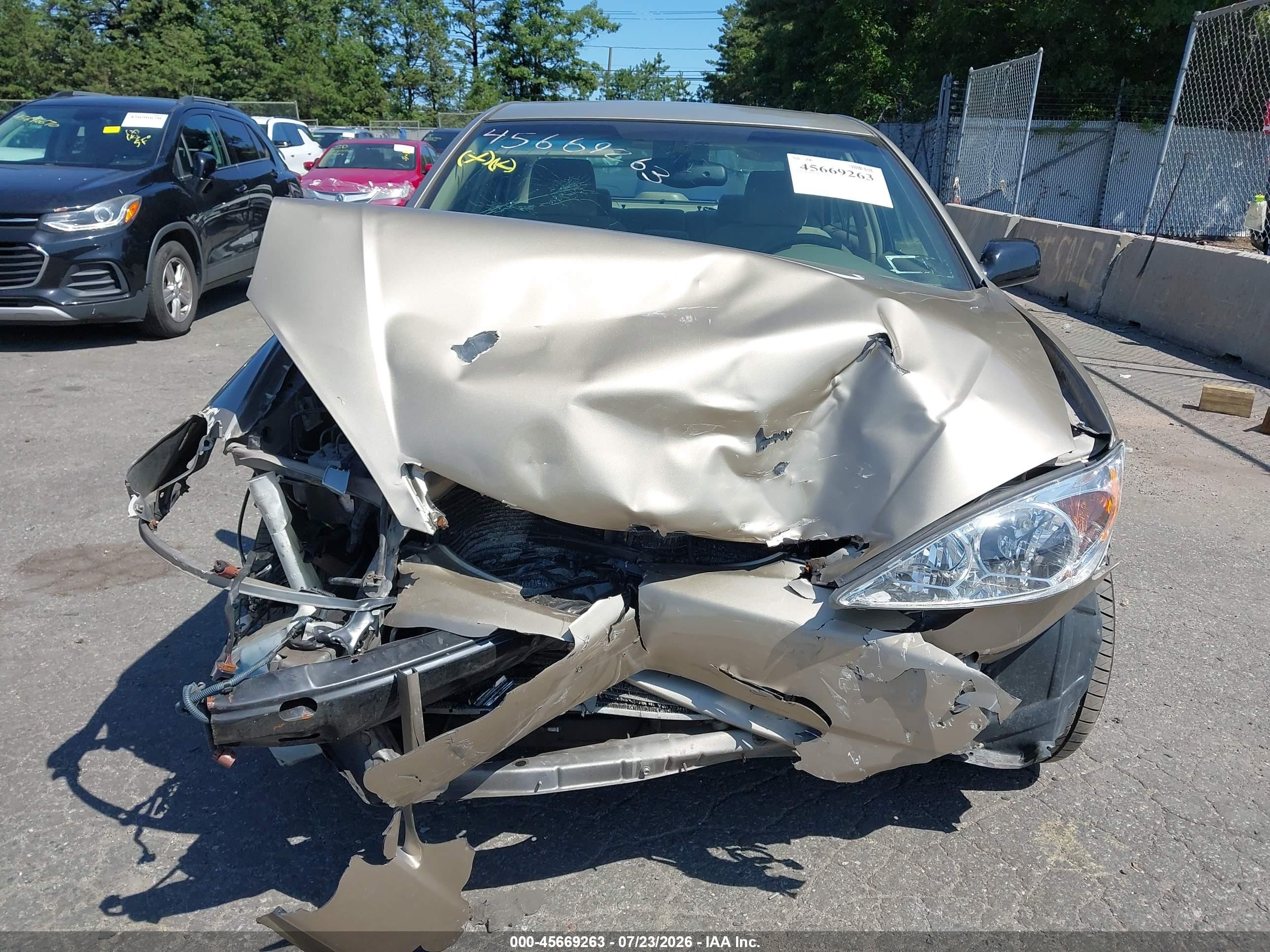 2002 Toyota Camry Xle Champagne vin: 4T1BE30K62U513869