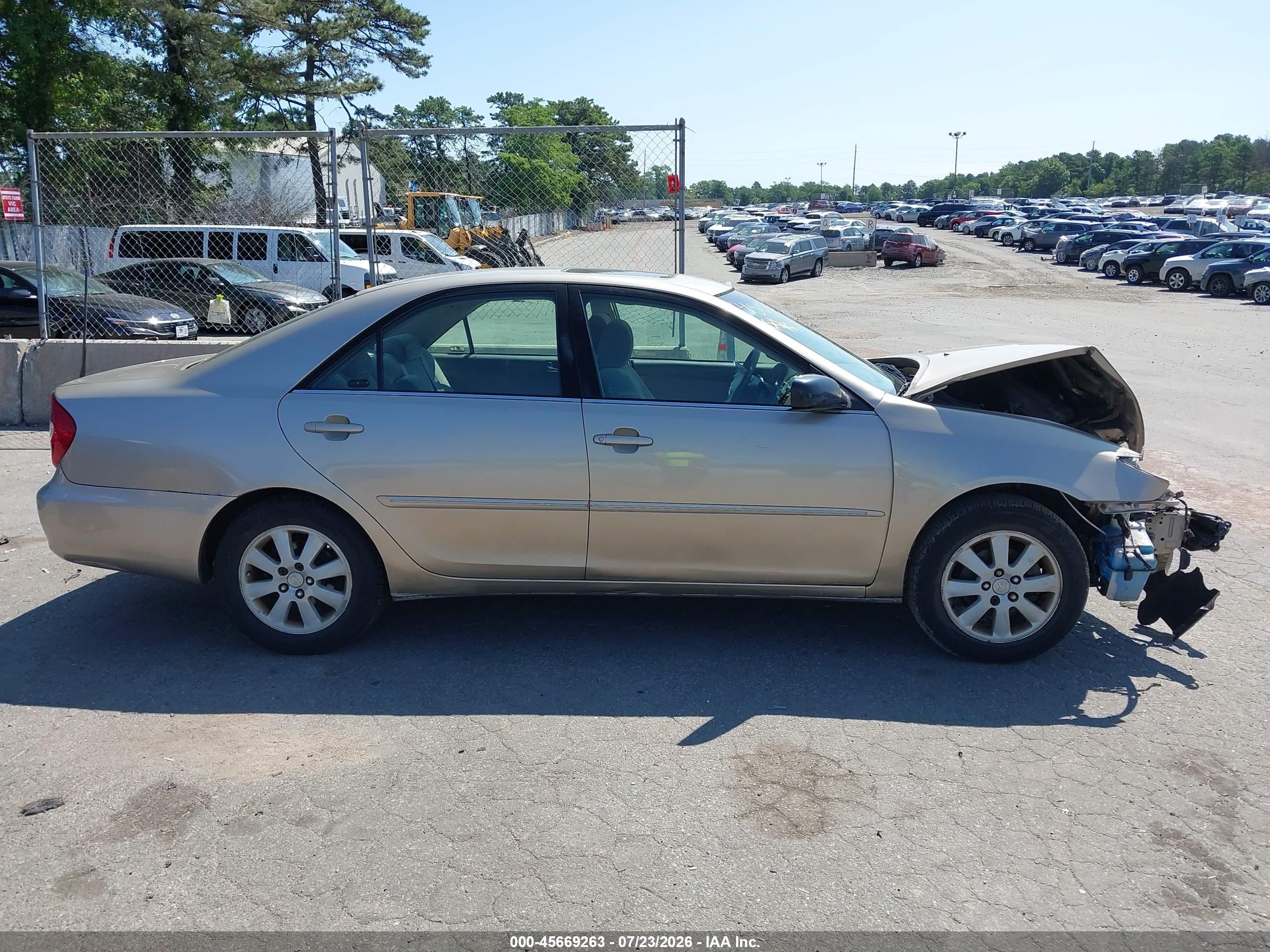 2002 Toyota Camry Xle Champagne vin: 4T1BE30K62U513869